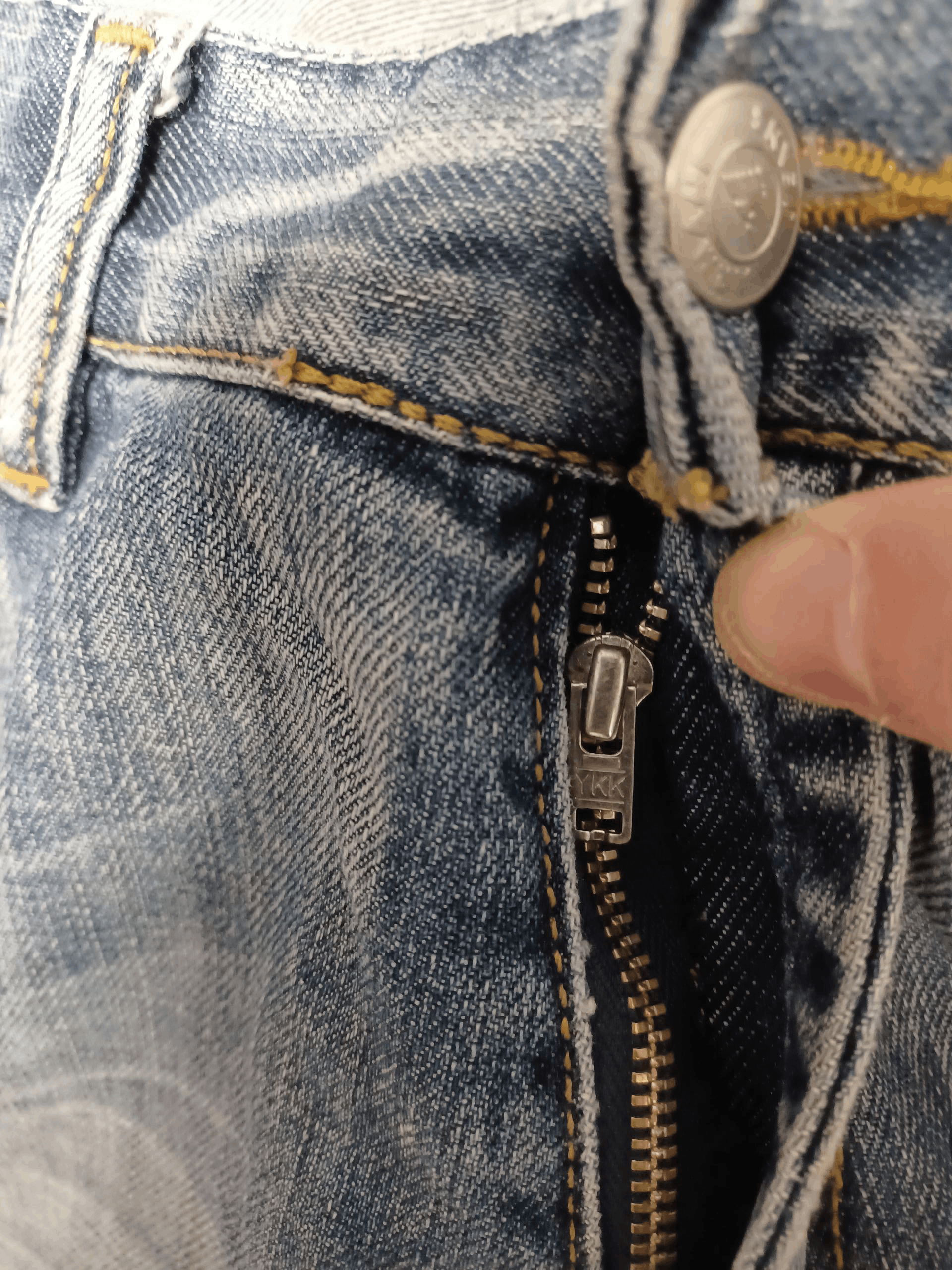 Armani ARMANI JEANS FIRE BIG LOGO AVANT GARDE JEANS DENIM Size US 36 / EU 52 - 4 Thumbnail