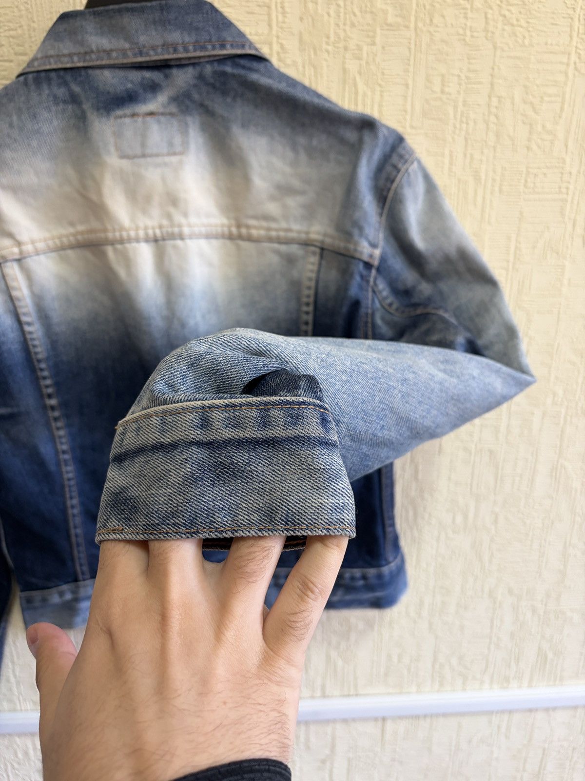 Levi's Vintage Clothing Levi's Girls Ombre Dip Dye Denim Trucker Jacket Blue/White L Size L / US 10 / IT 46 - 12 Thumbnail