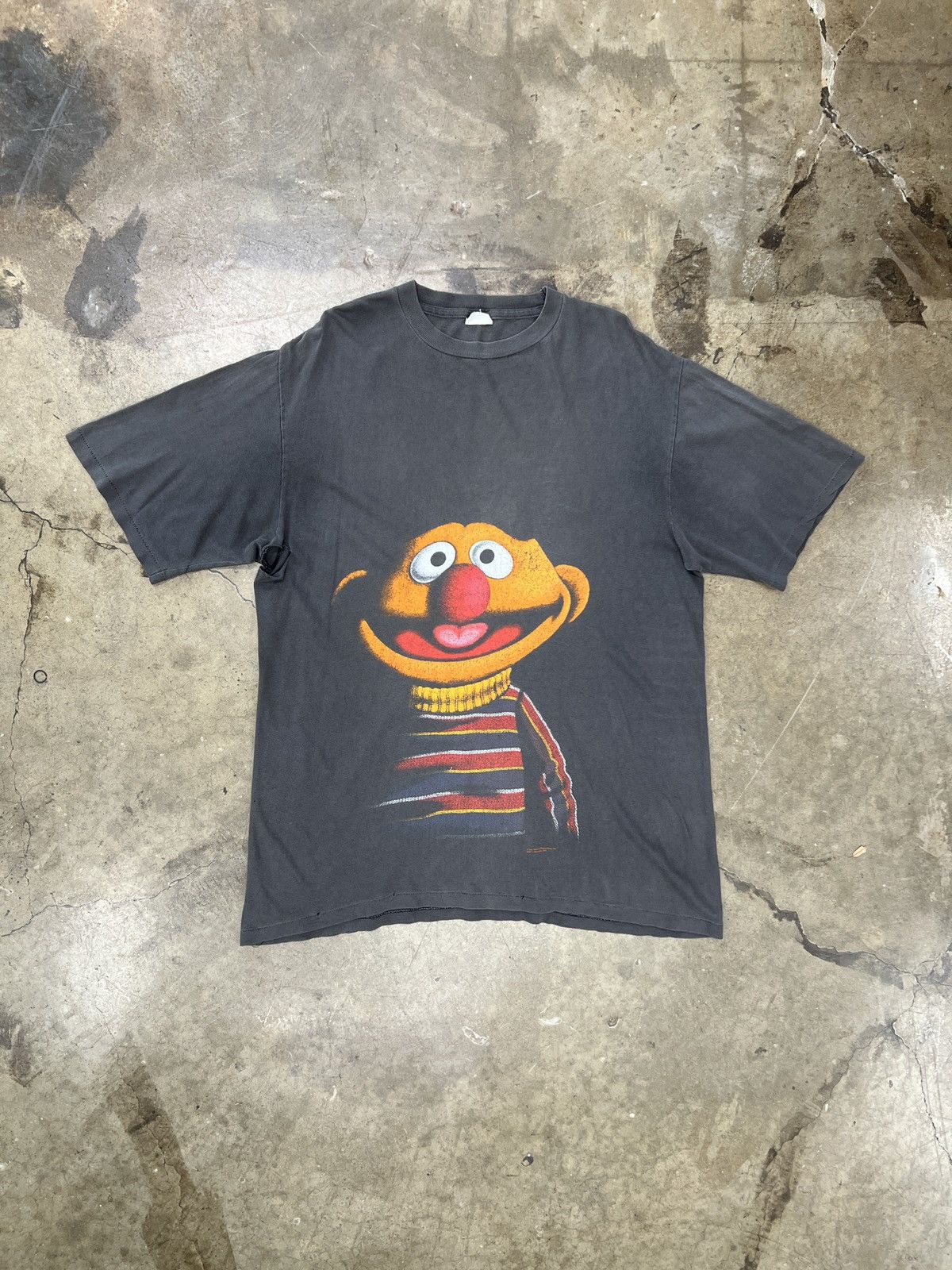 Vintage Vintage Sesame Street Ernie Blackout Shadow Tee XL Size US XL / EU 56 / 4 - 2 Thumbnail