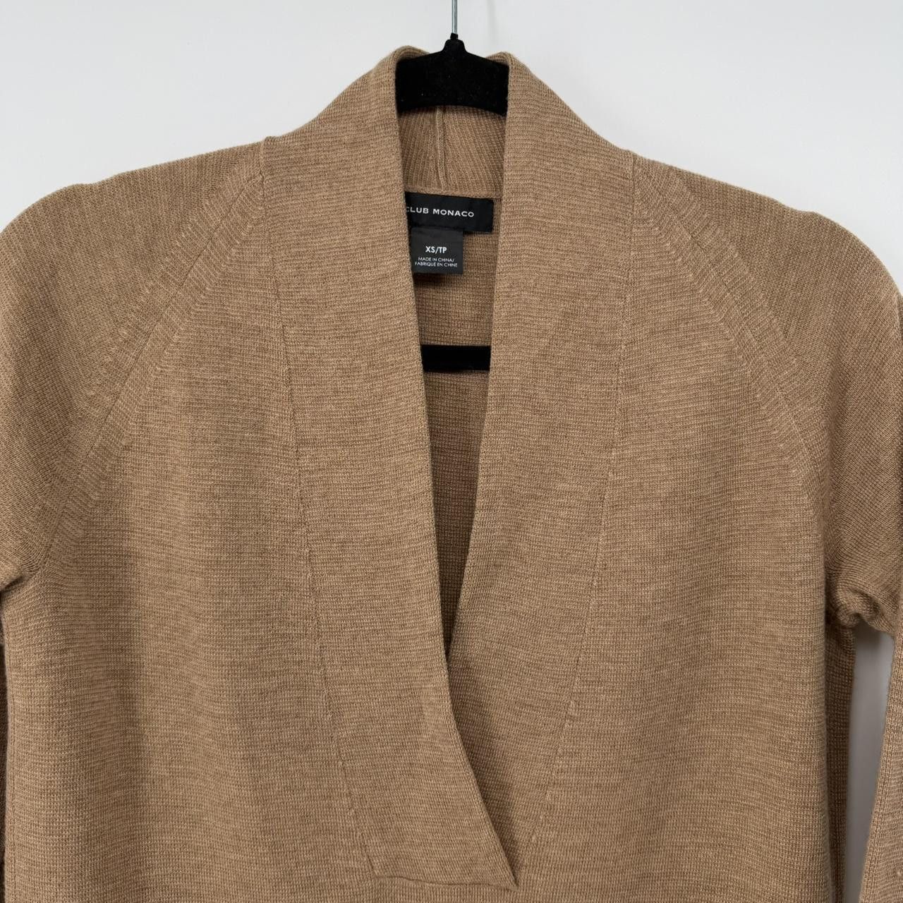 Club Monaco Club Monaco V-neck camel color wool sweater dress Size XS / US 0-2 / IT 36-38 - 2 Thumbnail