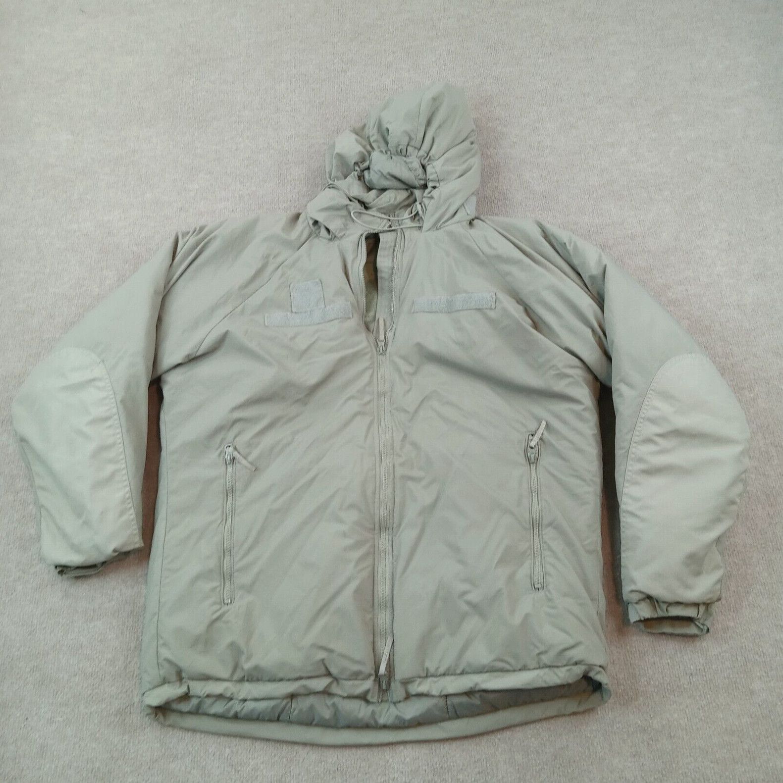 image of Vintage Gen Iii Parka Jacket Mens Medium Long Green Full Zip Hooded Extreme Cold Weather in White
