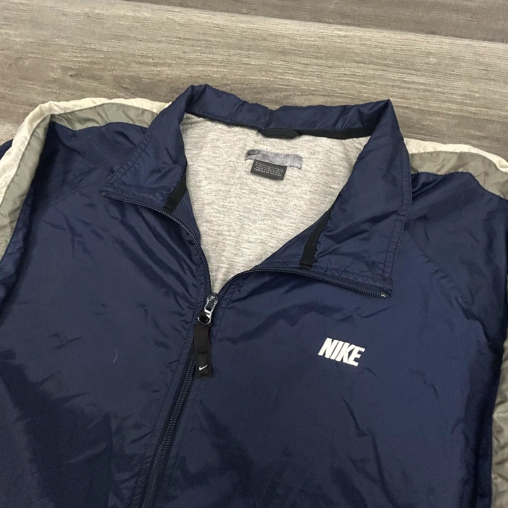 Nike VINTAGE Nike Jacket Mens L Navy Full Zip Lined Windbreaker Running Athletic Size US L / EU 52-54 / 3 - 5 Thumbnail