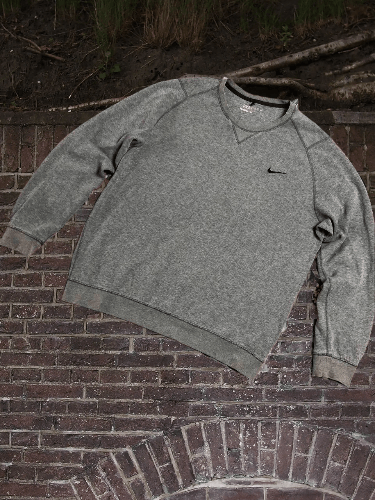 Nike Vintage 90s Embroidered Nike Swoosh Crewneck Sweatshirt Size US L / EU 52-54 / 3 - 1 Thumbnail