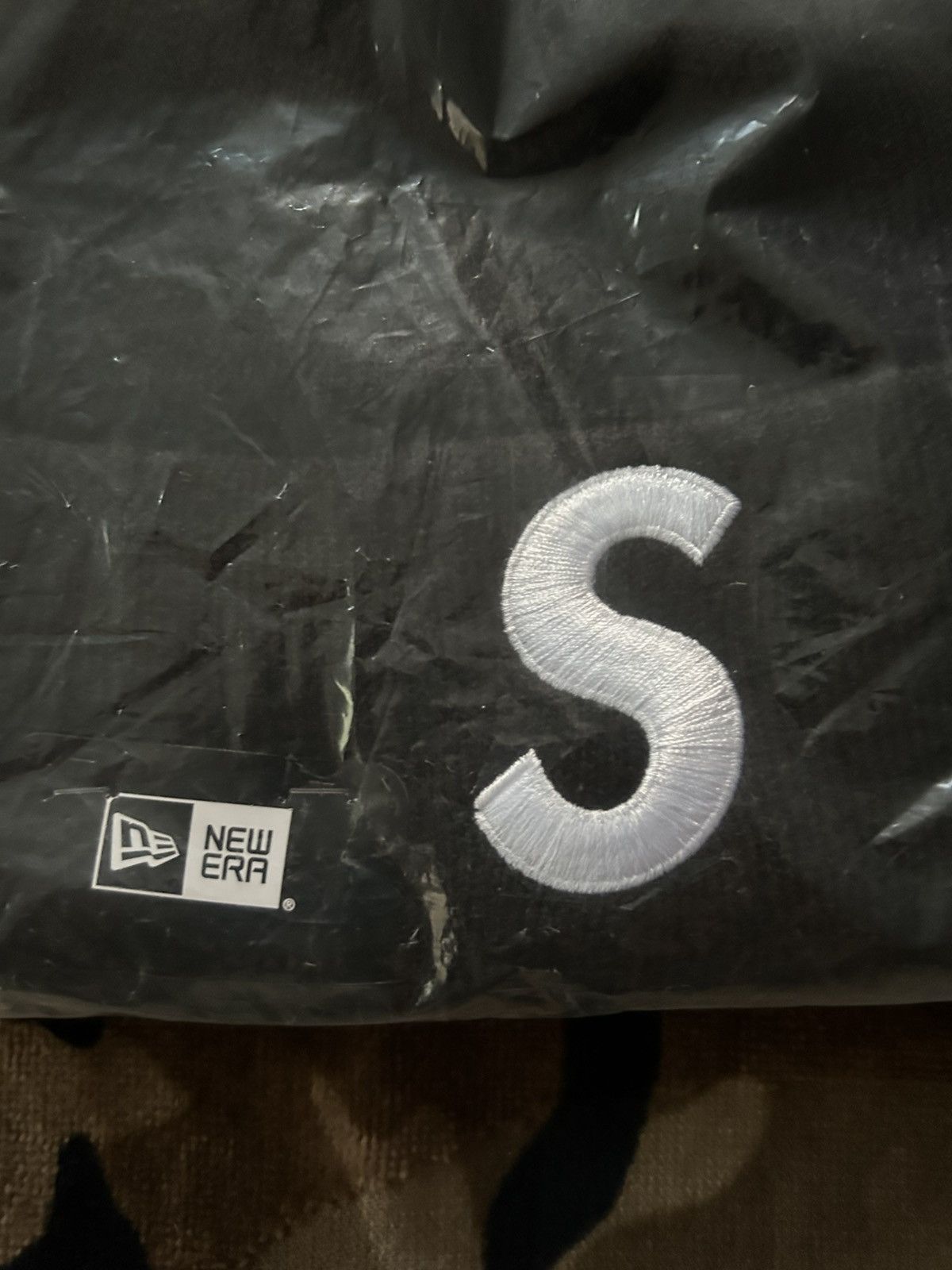 New Era × Supreme Supreme New Era S Logo Beanie Black FW24 Size ONE SIZE - 9 Thumbnail