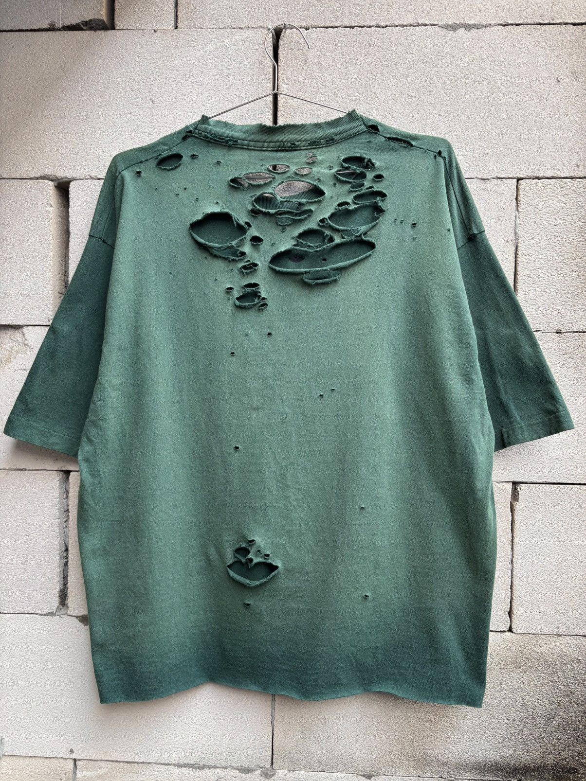 Vintage Thrashed Blank 90s Distressed Faded T-Shirt ERD Grunge Size US XXL / EU 58 / 5 - 2 Thumbnail
