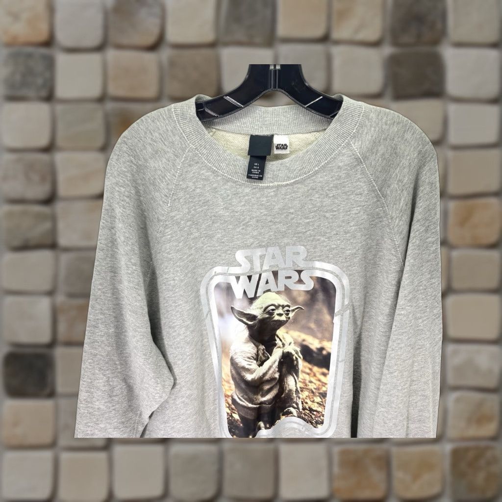 Star Wars VINTAGE Star Wars Yoda H&M Sweatshirt Men Size L Gray Pullover Long Sleeve Cotton Crew Neck Graphic Print Stars Shirt Mens Size US L / EU 52-54 / 3 - 1 Thumbnail