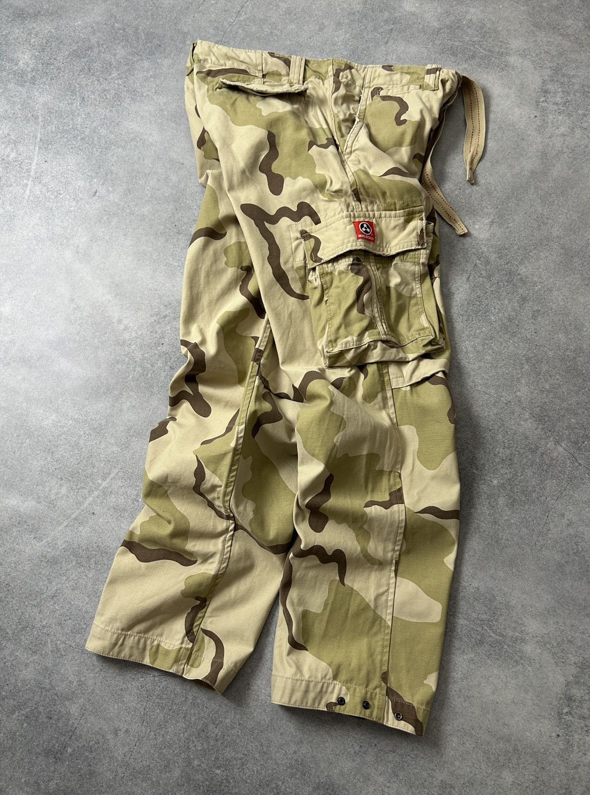 Japanese Brand Vintage Molecule Cargo Camo pants mens size Xl Size US 36 / EU 52 - 1 Thumbnail
