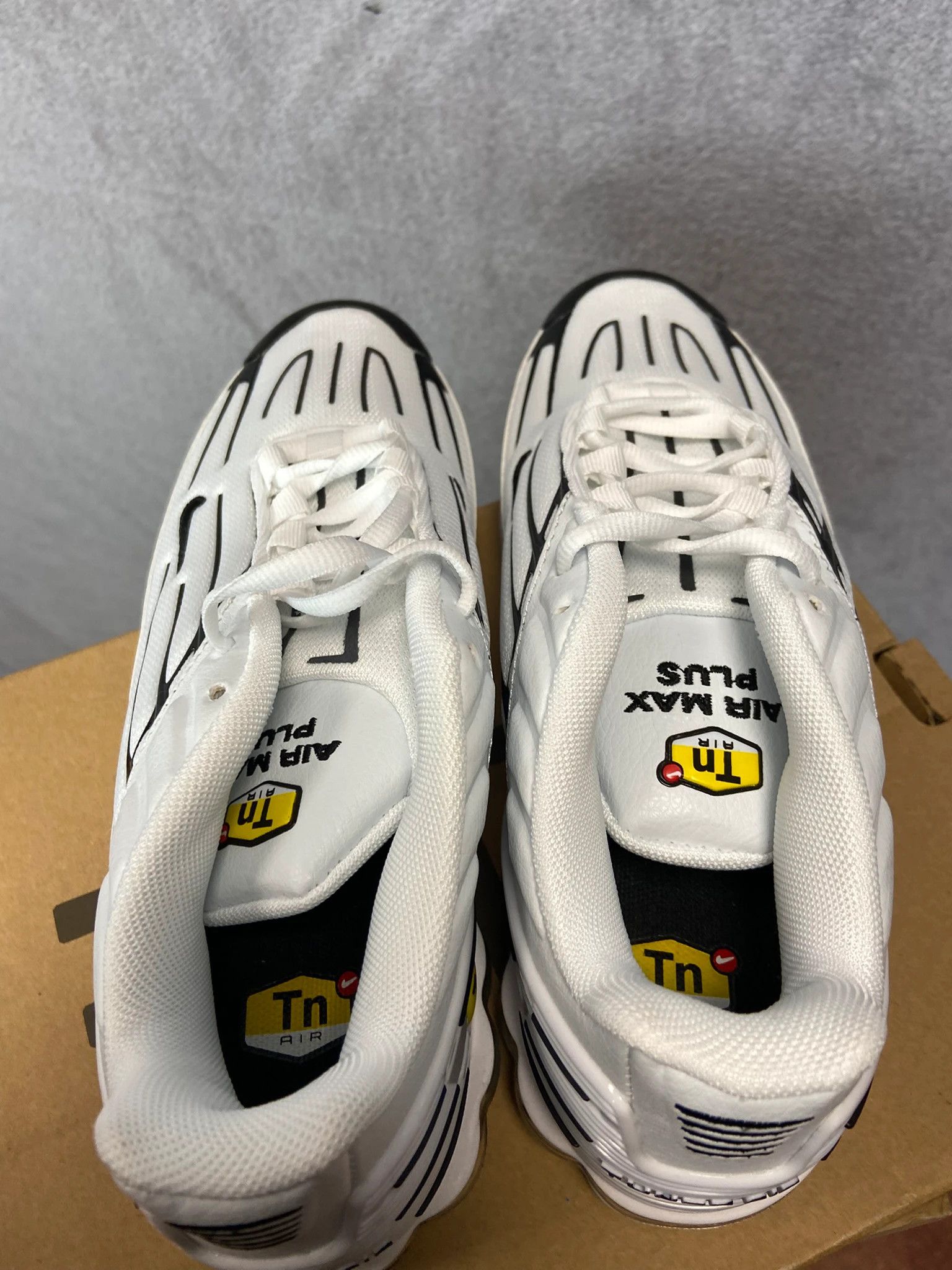 Nike Nike TN Air Max Plus White Sneakers Size 40 Size US 7 / EU 40 - 5 Thumbnail