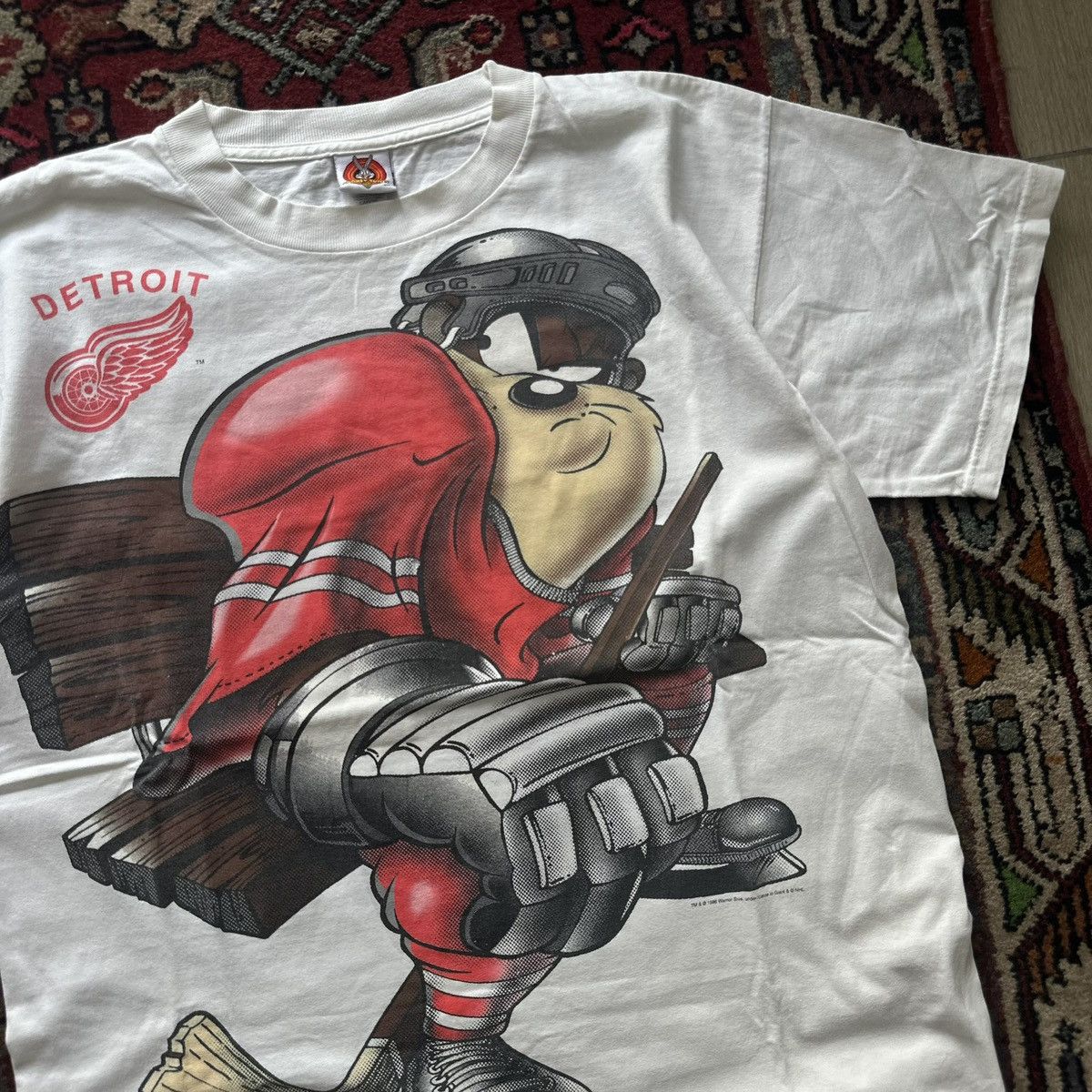 Vintage Vintage 1997 Taz Detroit Red Wings NHL Graphic Tee Size L Size US L / EU 52-54 / 3 - 3 Thumbnail