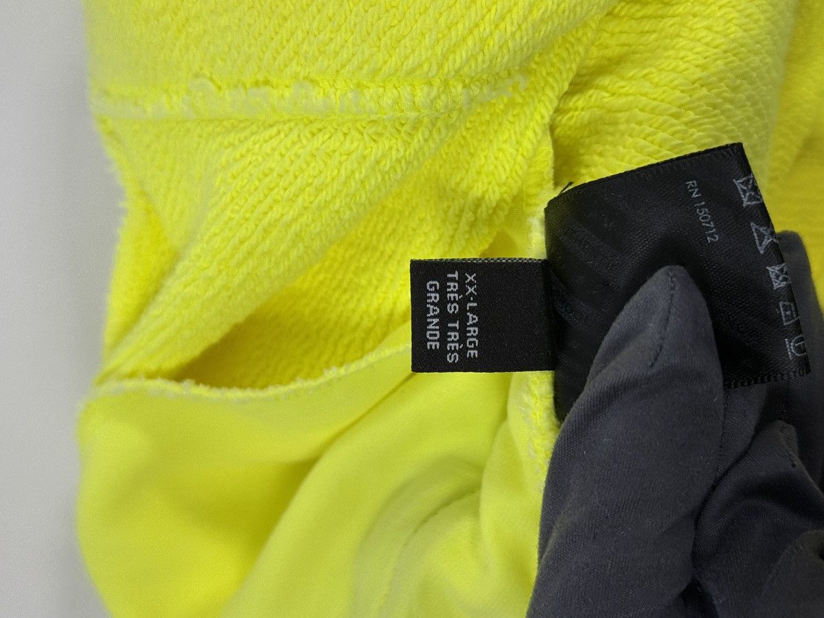 Amiri NEON YELLOW LOGO PRINT SHORTS Size US 38 / EU 54 - 8 Thumbnail