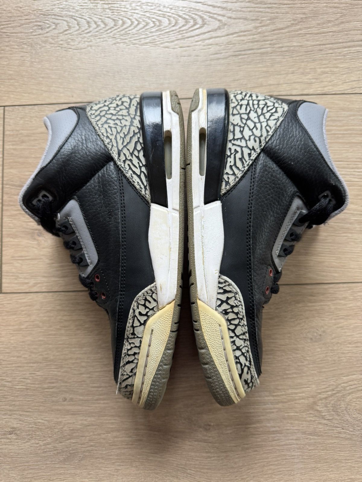 Jordan Brand 2011 Jordan 3 Black Cement Size US 7 / EU 40 - 7 Thumbnail