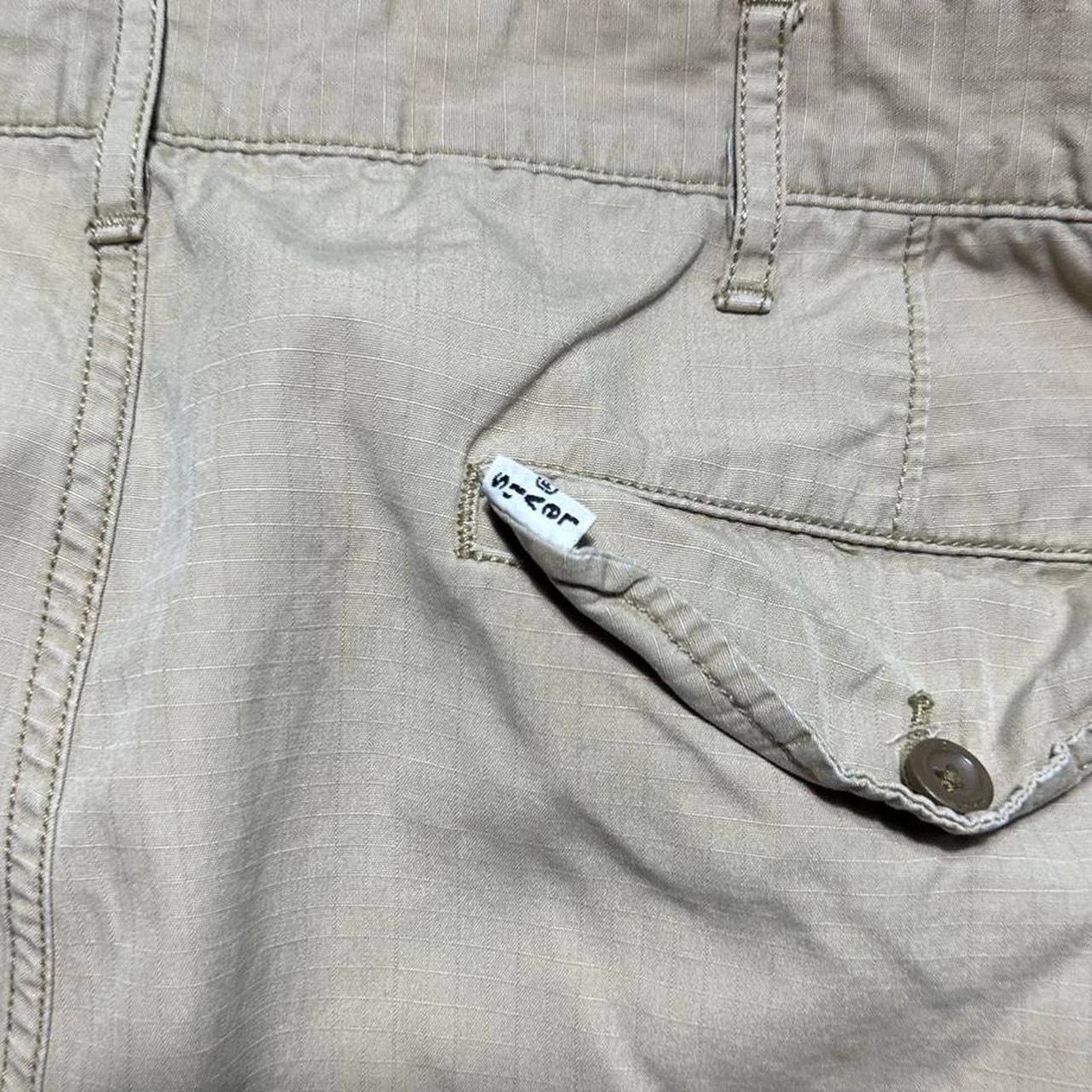 Levi's Vintage Levi’s Tan Cargo Shorts 38" Baggy Skater Jorts Size US 38 / EU 54 - 2 Thumbnail
