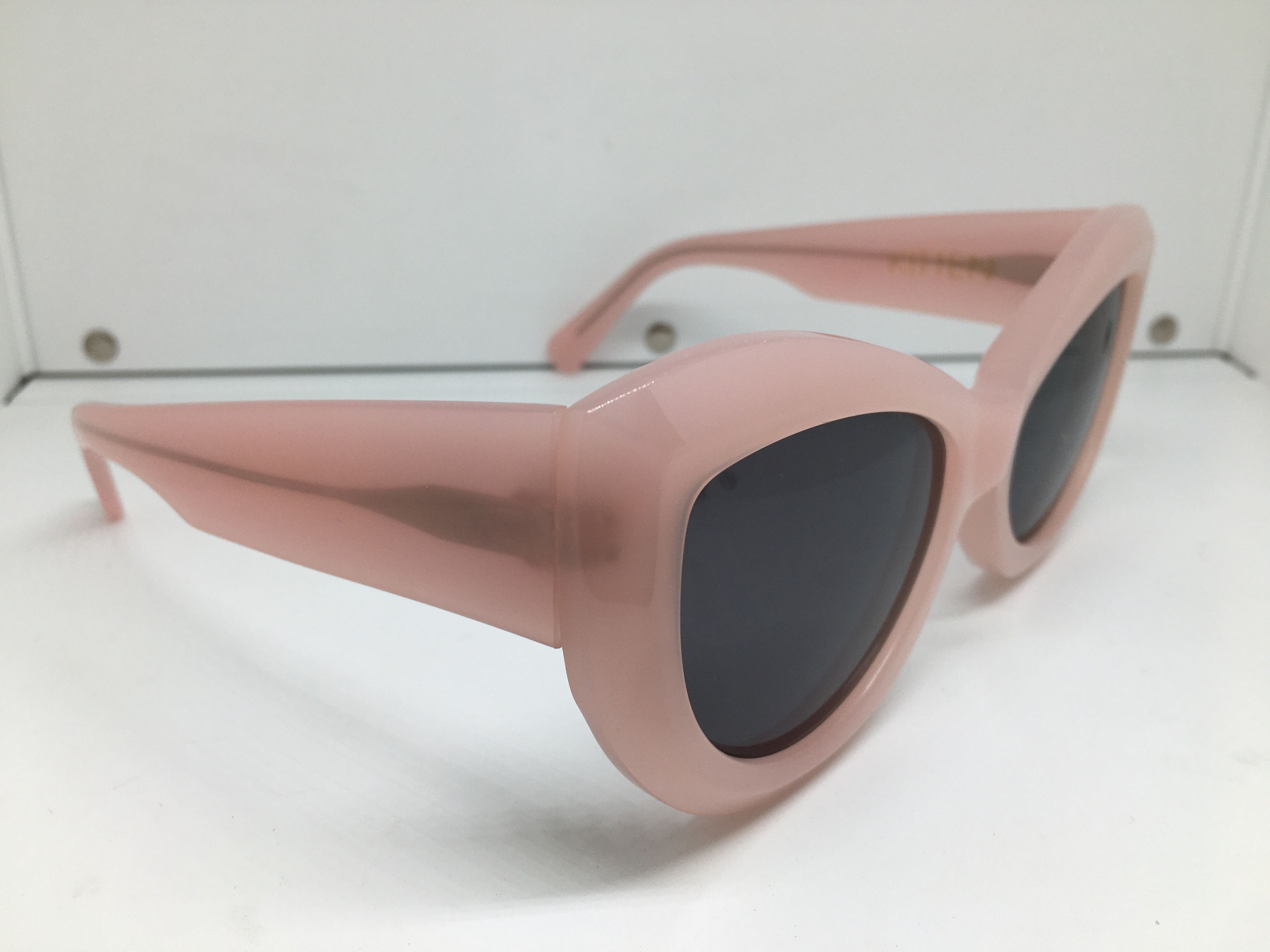 Wildfox Vintage Wildfox Kitten Cateye Chunky Sunglasses Size ONE SIZE - 3 Thumbnail