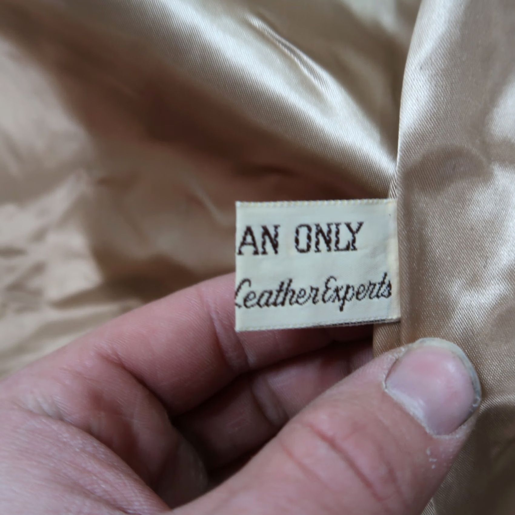 Vintage VINTAGE Lakeland Leather Coat Jacket Men 44 Lined 4 Button Overcoat Brown Nylon Lining Solid Mid-Length 90s Classic Mens Size US S / EU 44-46 / 1 - 4 Thumbnail