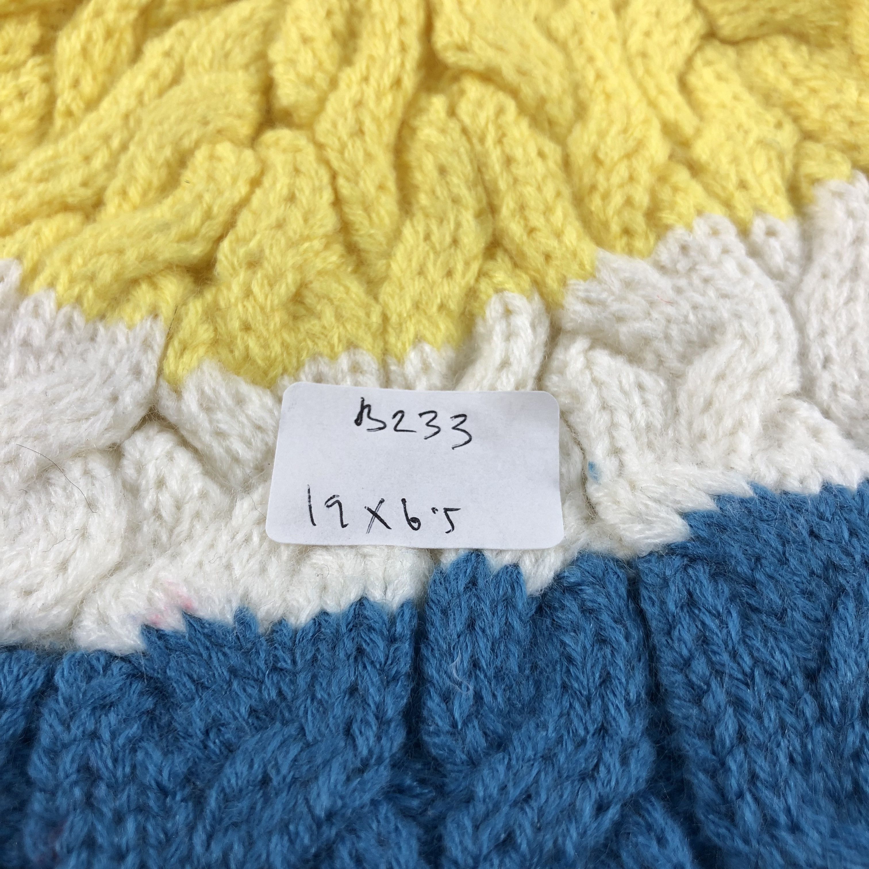 Vintage Unknown Earflap Cable Knit Bobble Beanie Snowcap B233 Size ONE SIZE - 8 Thumbnail
