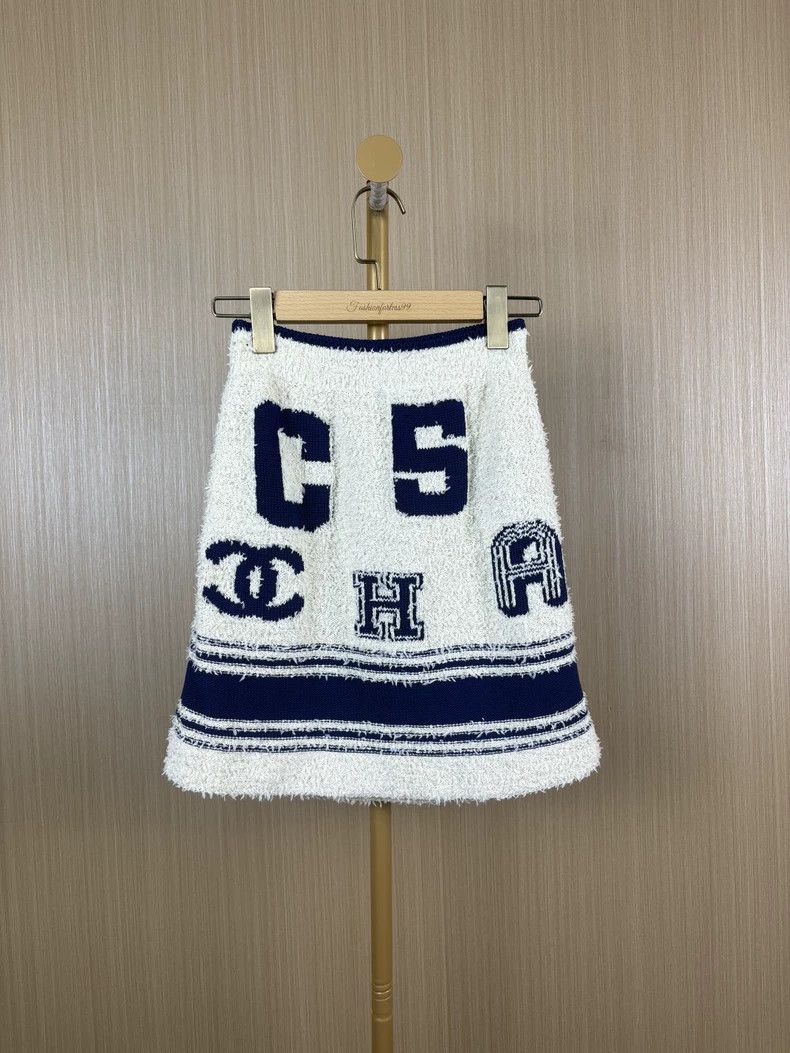 Chanel Chanel Cruise Line White Blue Letter Skirt Size US 34 / EU 50 - 1 Thumbnail