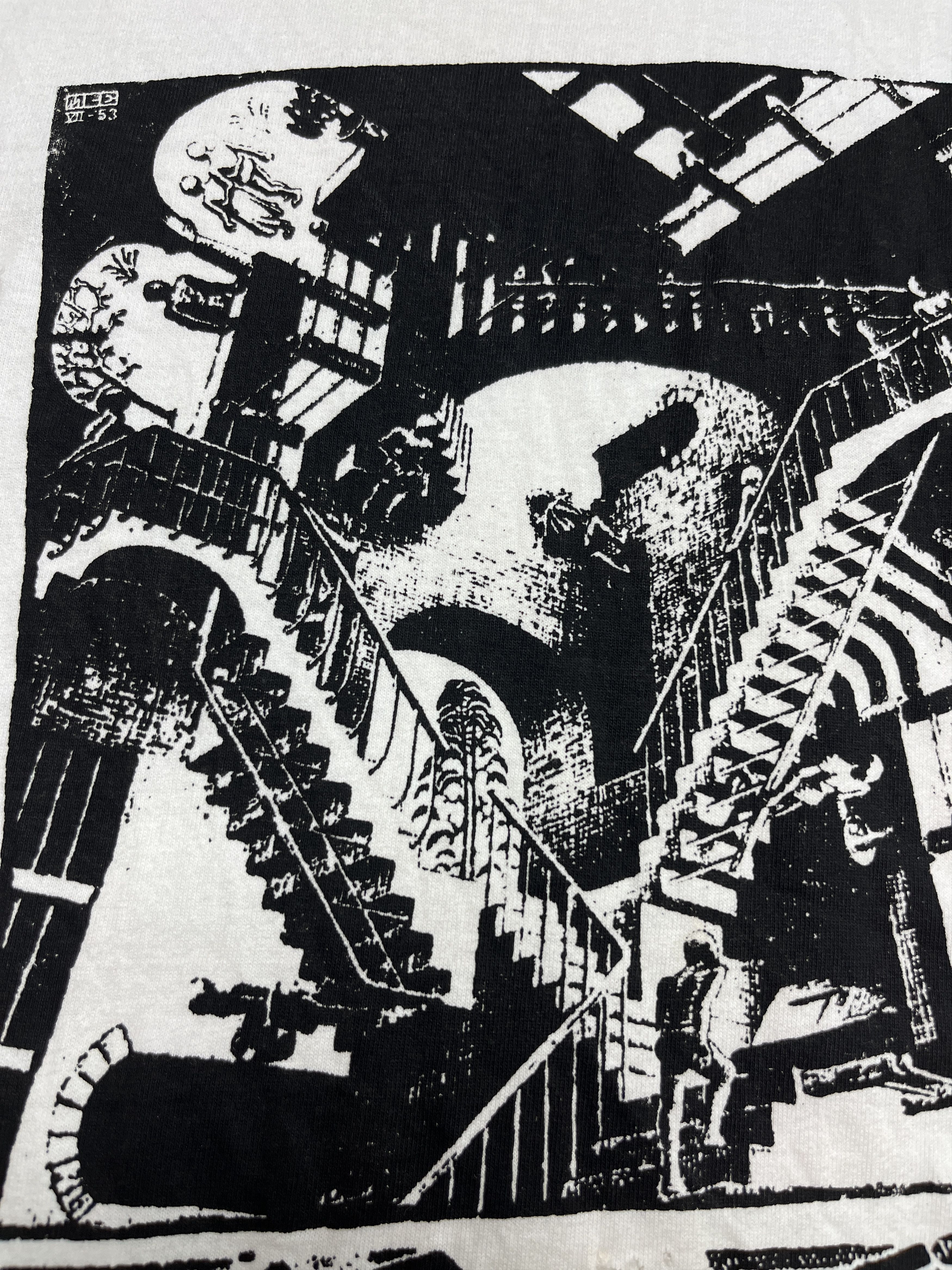 Vintage 1990s MC ESCHER "RELATIVITY & STARS" ART TEE - 838 Size US L / EU 52-54 / 3 - 4 Thumbnail