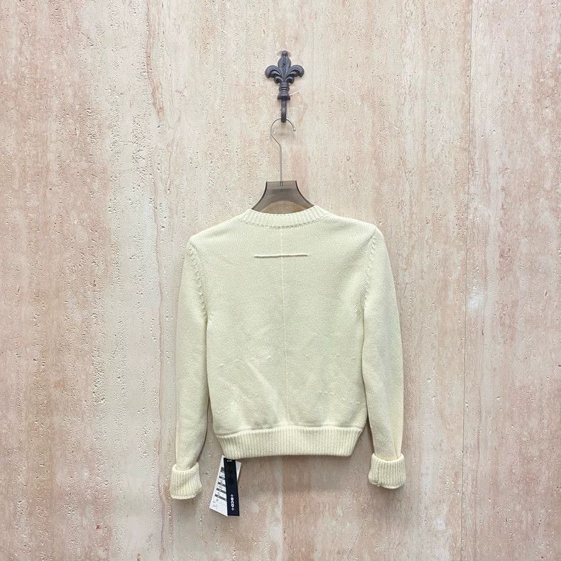 Givenchy Givenchy Light Yellow V Neck Knit Sweater / Size XS / JM3 Size US XS / EU 42 / 0 - 2 Thumbnail