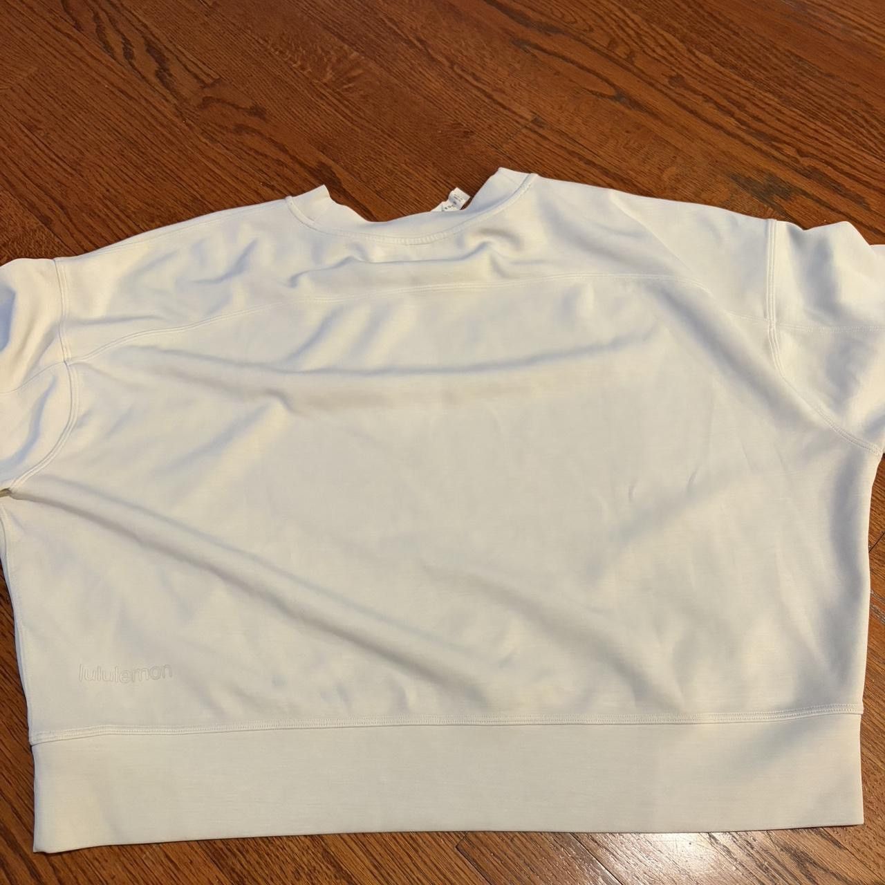Lululemon Lululemon Softstreme Perfectly Oversized Cropped Crew 10 Size L / US 10 / IT 46 - 3 Thumbnail