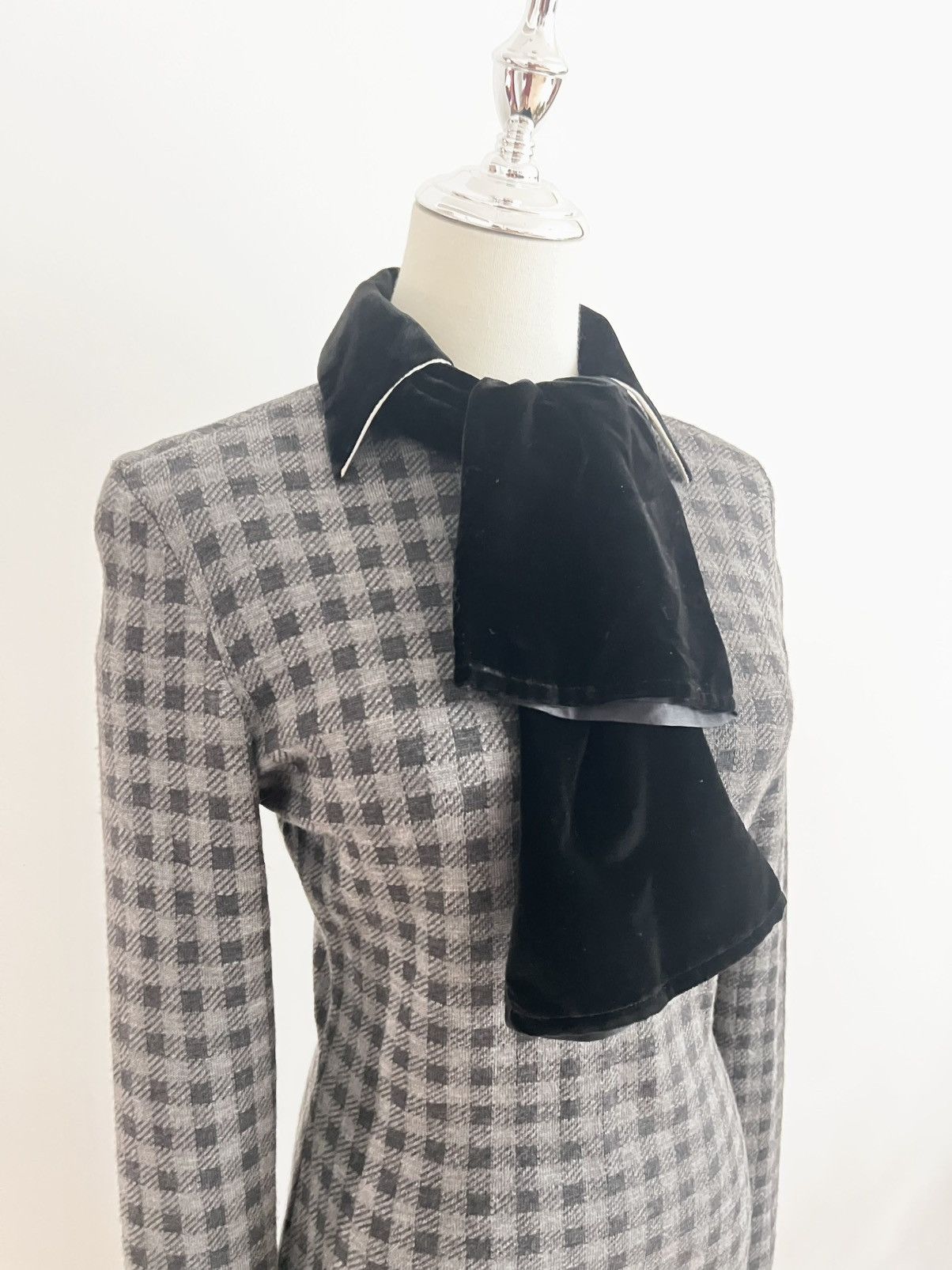 Gianfranco Ferre Gianfranco Ferré 1990s Wool Dress Grey Check Size XS / US 0-2 / IT 36-38 - 8 Thumbnail