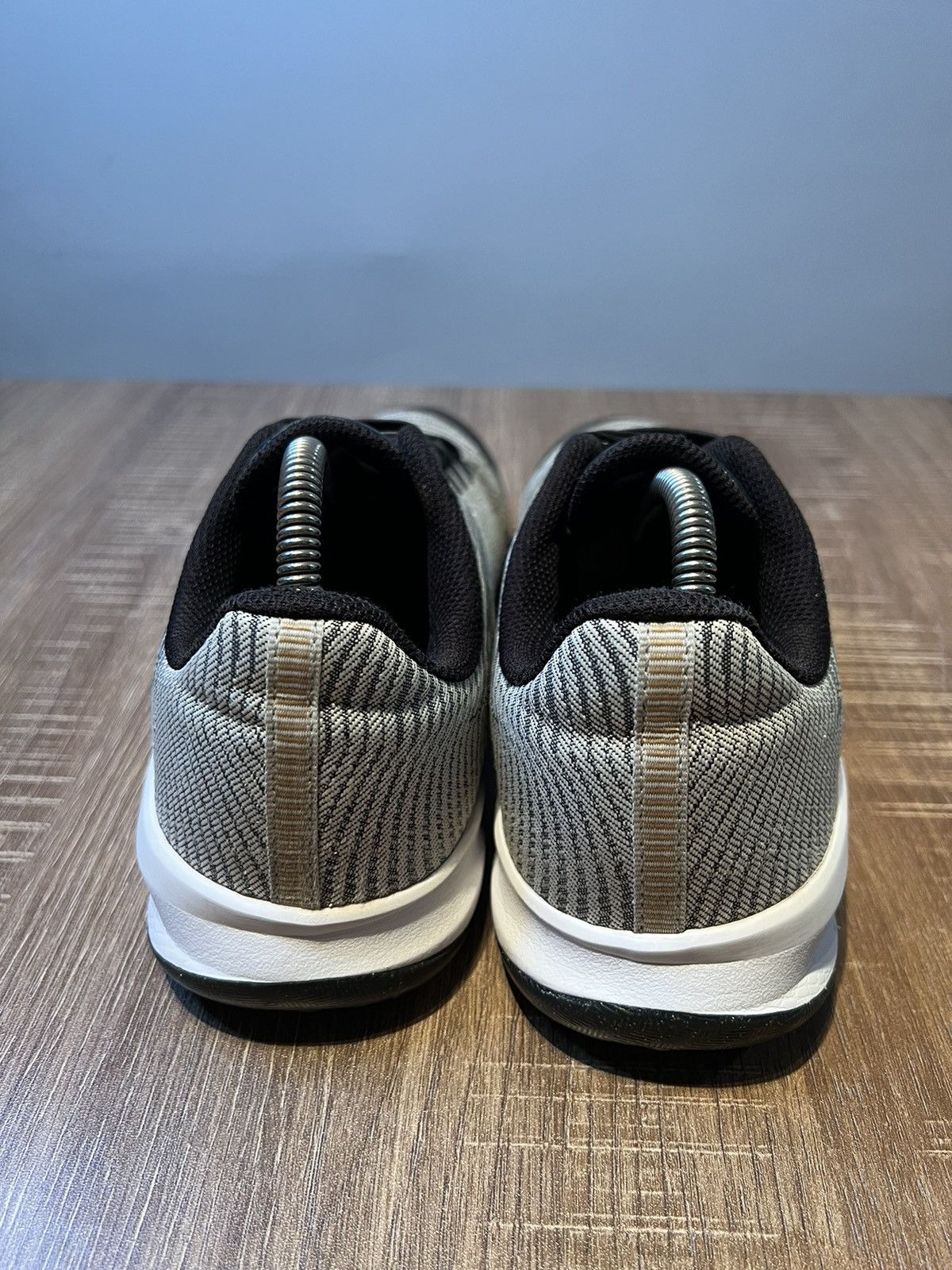 Nike Nike Kobe Bryant II 2 Mens Size 8 Grey Black White Gold Size US 8 / EU 41 - 3 Thumbnail