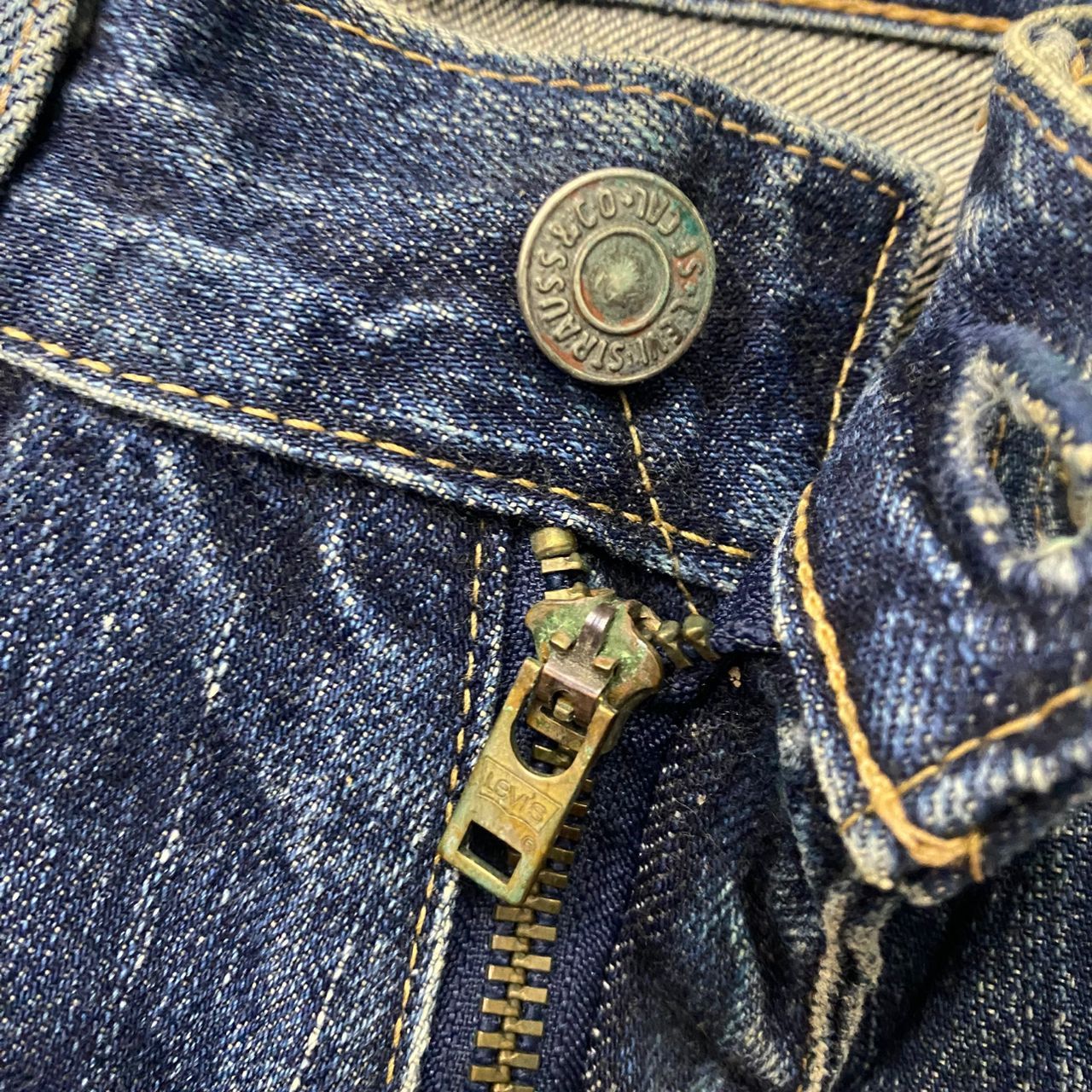 Levi's Vintage 90s Levis Distressed Denim Kurt Cobain Style Size US 28 / EU 44 - 14 Thumbnail