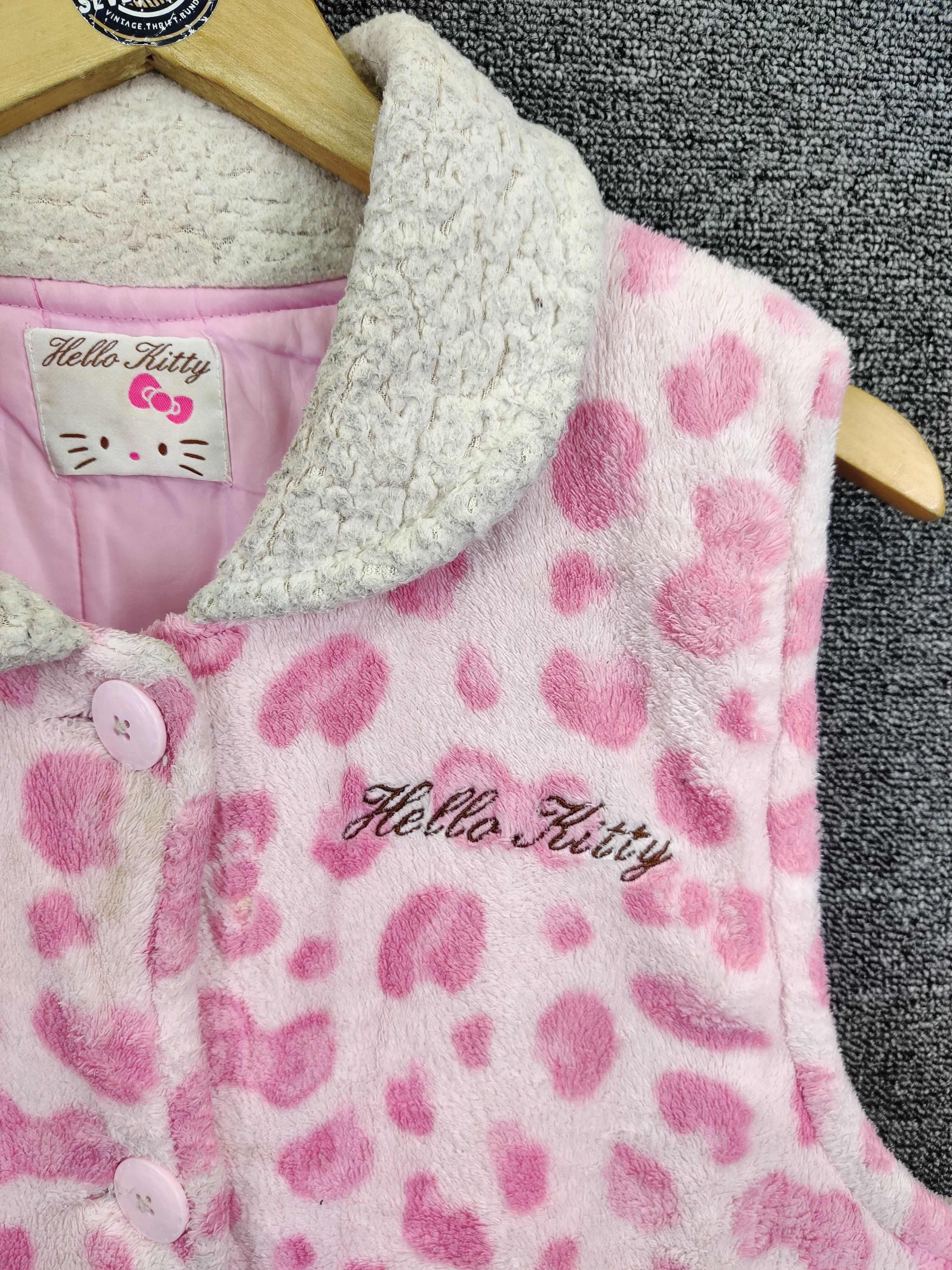 Anime Combo Hello Kitty Vest And Jogger Pants Size US M / EU 48-50 / 2 - 7 Thumbnail