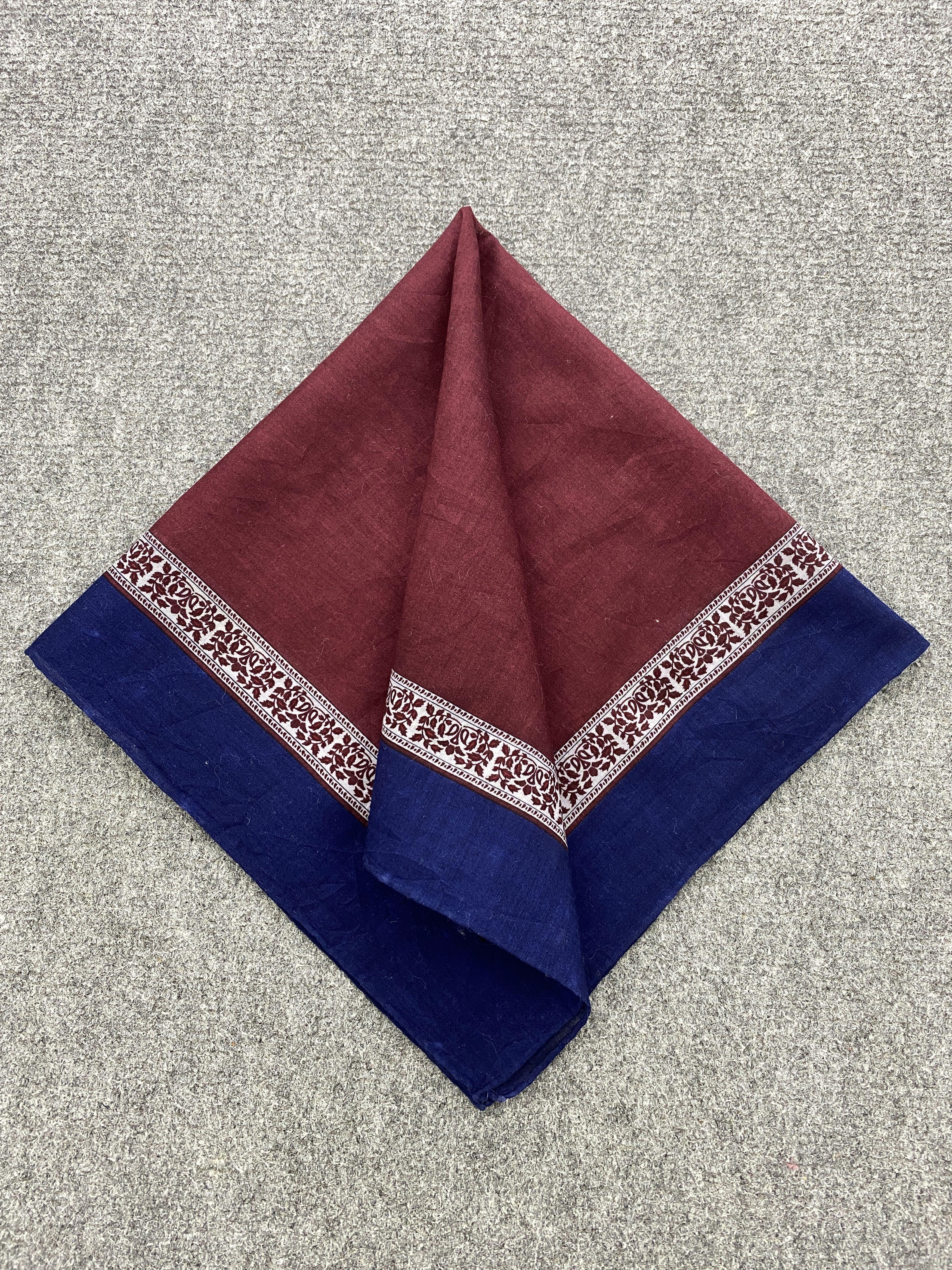 Vintage Yves Saint Laurent Handkerchief /Neckerchief HKC0705 Size ONE SIZE - 3 Thumbnail