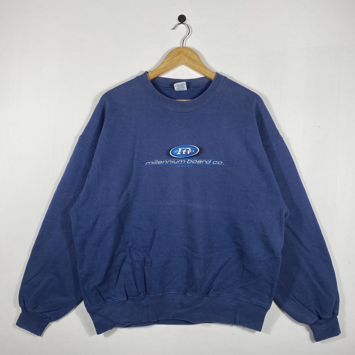 Vintage Vintage 00's MILLENNIUM BOARD Surf Crazy Shirts Sweatshirt Size US L / EU 52-54 / 3 - 3 Thumbnail