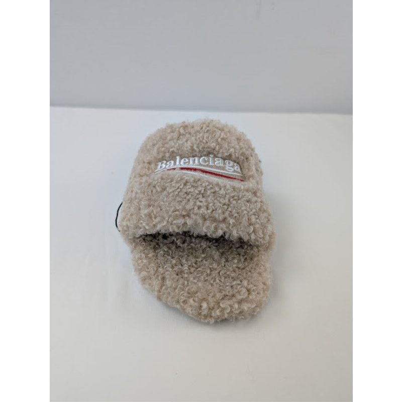 Balenciaga o1rshd1 Fake Furry Slide Slipper in Beige / White / Red Size US 11 / EU 44 - 13 Thumbnail