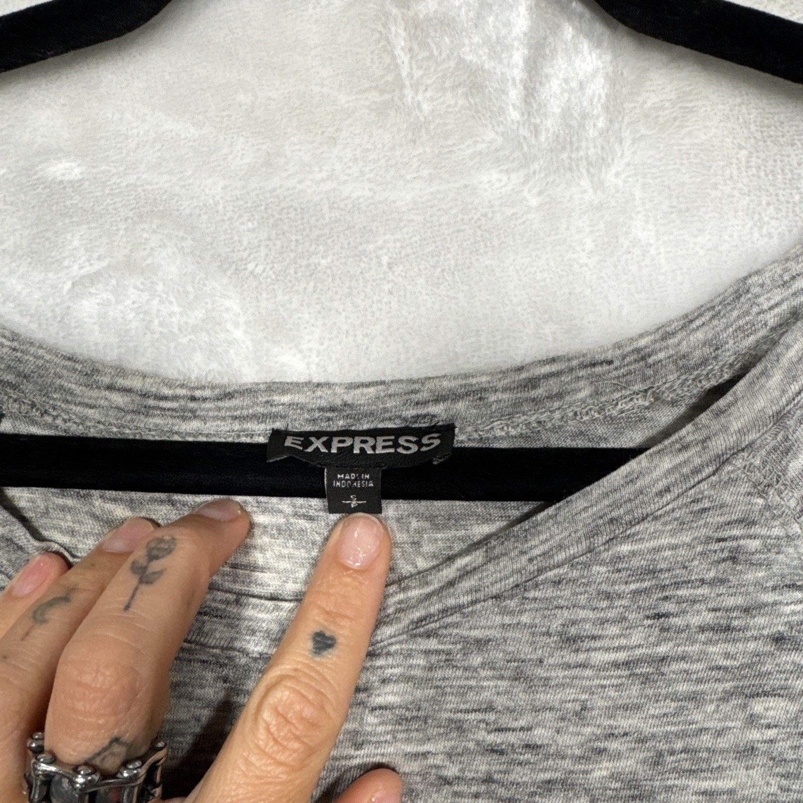 Express Express Top Womens Small Gray Long Roll Tab Sleeve Pullover Size S / US 4 / IT 40 - 2 Thumbnail