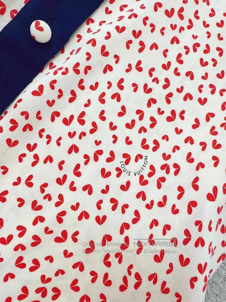 Louis Vuitton Louis Vuitton Silk Love Pattern Short Sleeve Shirt Size XS / US 0-2 / IT 36-38 - 6 Thumbnail