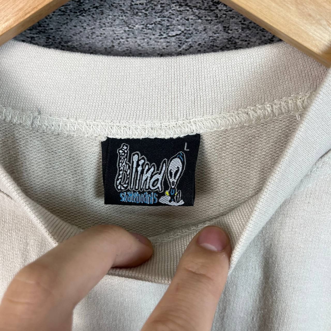 Vintage Blind Skateboards Vintage Embroidered Logo T-Shirt Size US L / EU 52-54 / 3 - 3 Thumbnail