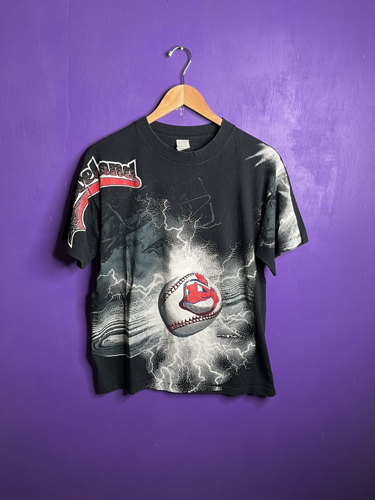 MLB × Vintage Vintage 1997 Cleveland Indians lightning AOP t-shirt Size US L / EU 52-54 / 3 - 1 Thumbnail