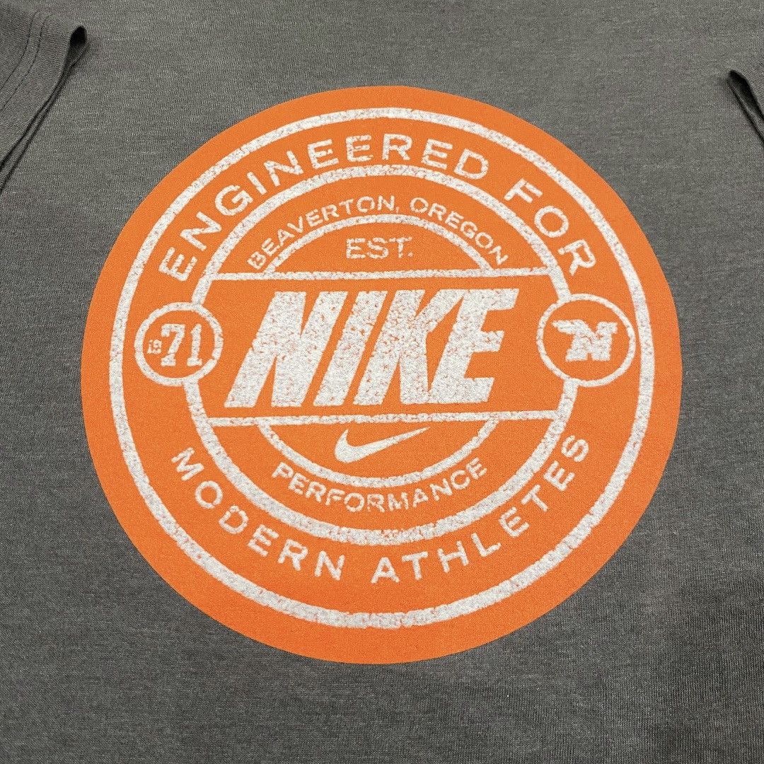 Nike Vintage 90s Nike Swoosh Big Logo Tshirt Size US L / EU 52-54 / 3 - 3 Thumbnail