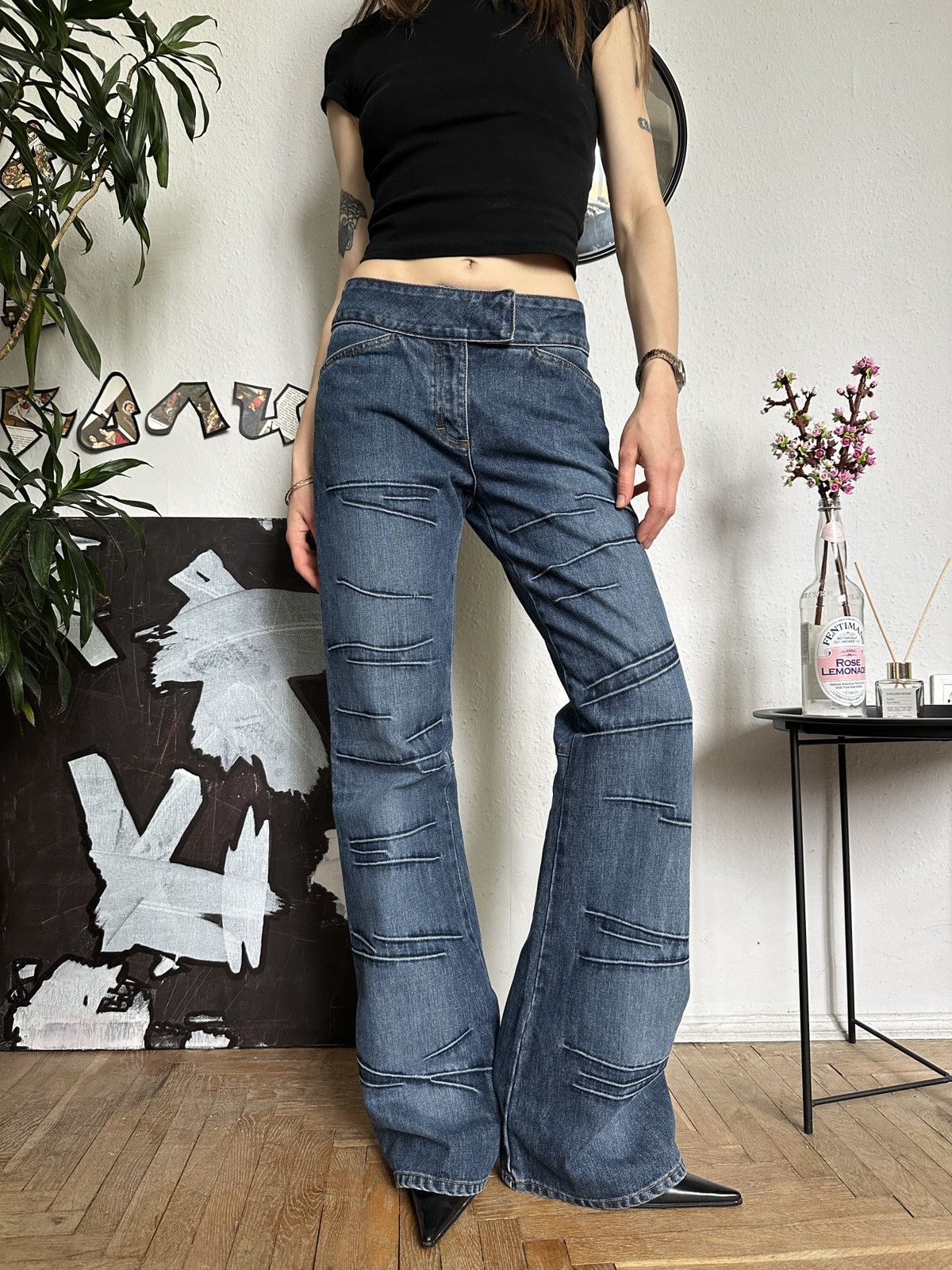 Vintage Vintage Flared Y2K 00’s Distressed Bootcut Jeans Size 24" / US 00 / IT 34 - 1 Thumbnail