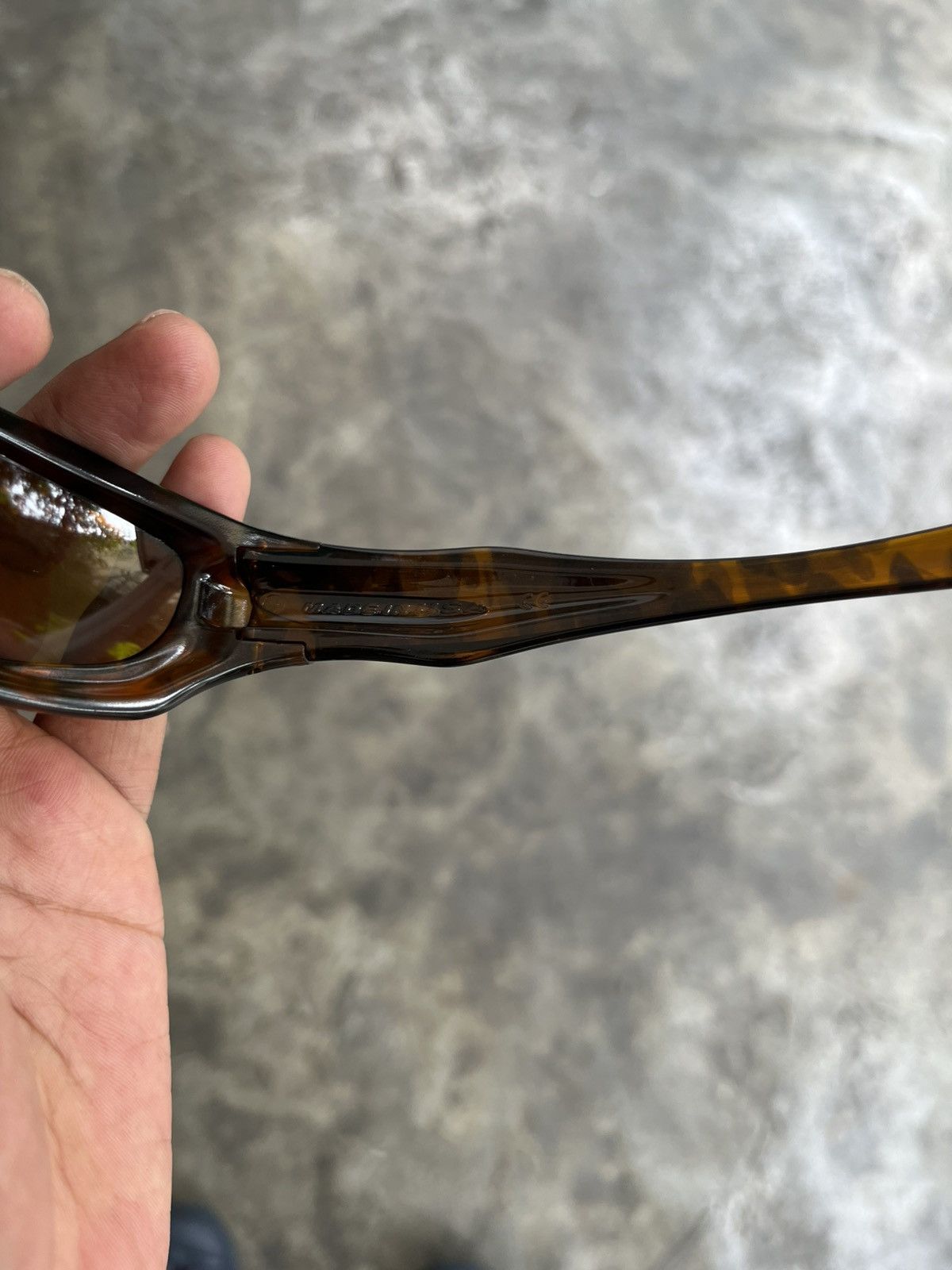 Oakley OAKLEY MONSTER DOG TORTOISE BROWN SUNGLASSES Size ONE SIZE - 9 Thumbnail