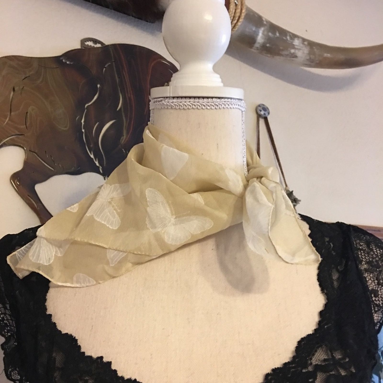 Other Tan butterfly bandana scarf 20” x 20” Size ONE SIZE - 2 Thumbnail