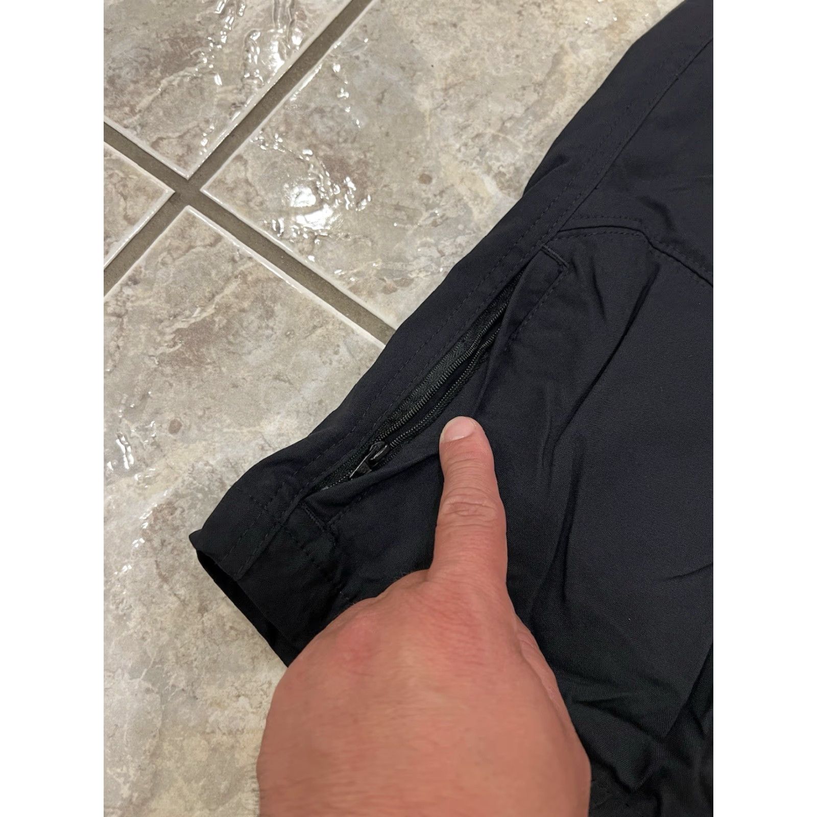Wrangler VINTAGE Wrangler Outdoors Shorts Mens 46 Black 9" Zip Cargo Stretch Flex Nylon Spandex Size US 30 / EU 46 - 6 Thumbnail