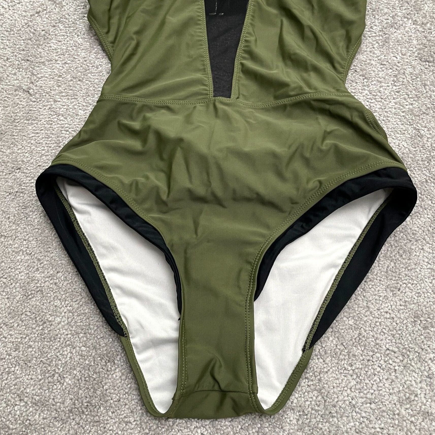 Vintage CUPSHE One Piece Swimwear Bodysuit Women's Medium Green Backless Beach Summer Bathing Suit Adult M Green Backless Women's Size M / US 6-8 / IT 42-44 - 4 Thumbnail