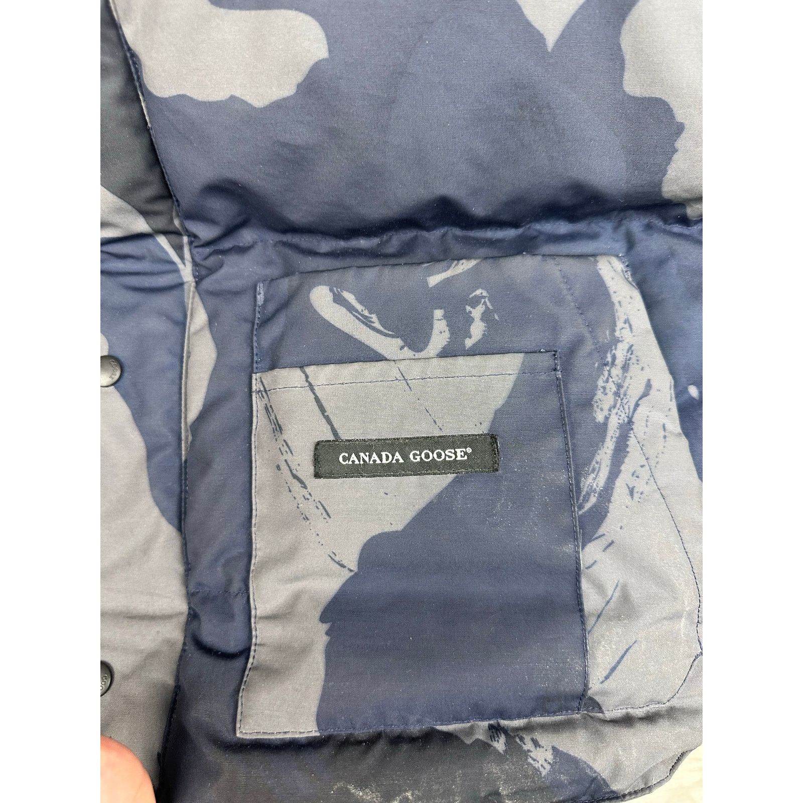Canada Goose Canada Goose Freestyle Down Vest Blue Arctic Camo Size L Size L / US 10 / IT 46 - 3 Thumbnail