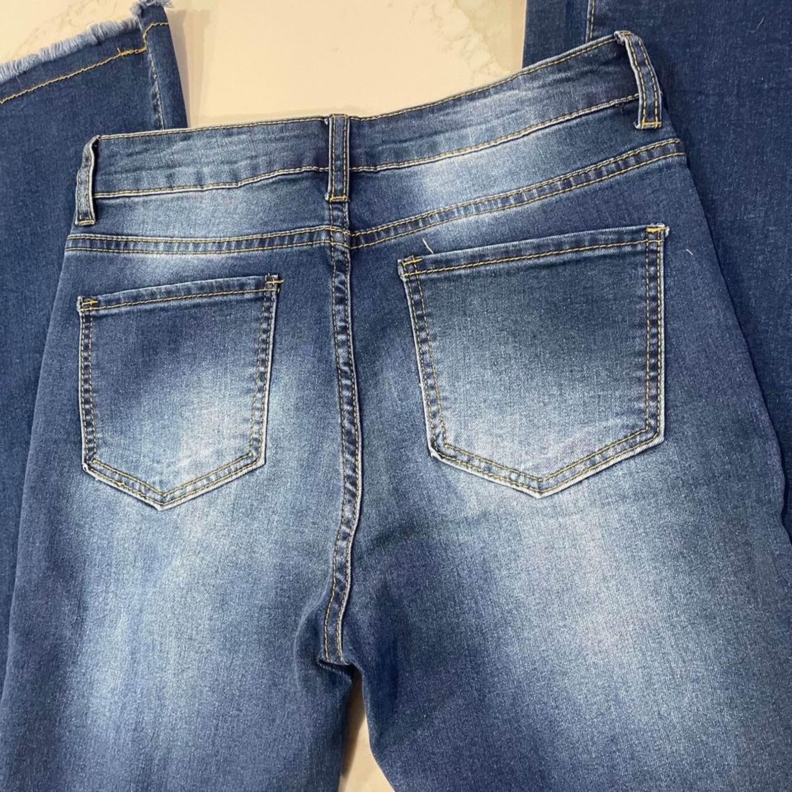 Shein Shein Distressed Raw Hem Flare Leg Denim Jeans Women’s 6 Size 28" / US 6 / IT 42 - 6 Thumbnail