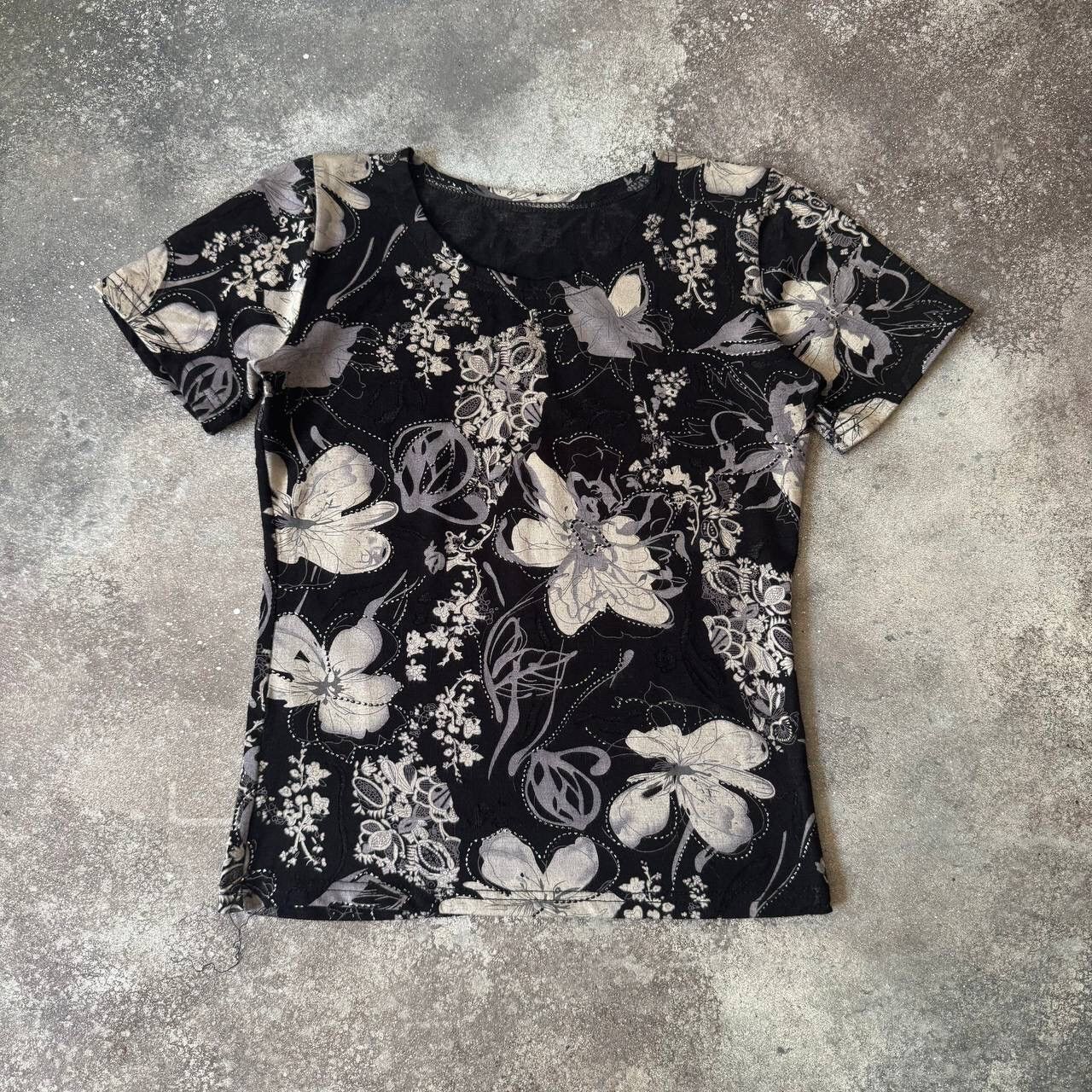 20471120 × Hysteric Glamour × Japanese Brand Amazing Vintage Gothic Floral T-Shirt Size M / US 6-8 / IT 42-44 - 1 Thumbnail