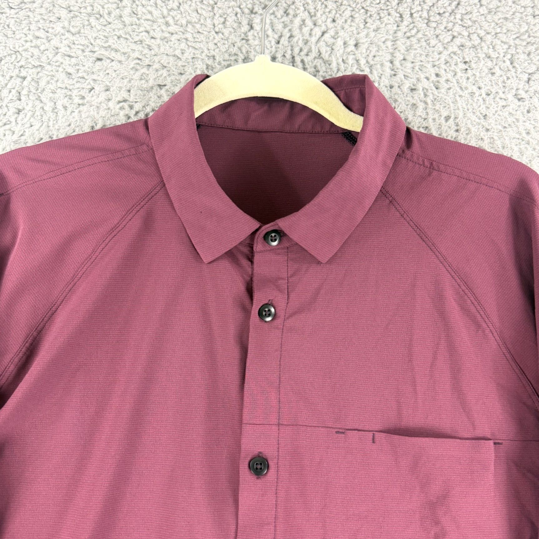 Lululemon Lululemon Voyage Button-Up Shirt Mens Large Wee Stripe Red LS Cherry Prep Red AS SOLD Notch Down Button-Down Collar Size US L / EU 52-54 / 3 - 3 Thumbnail