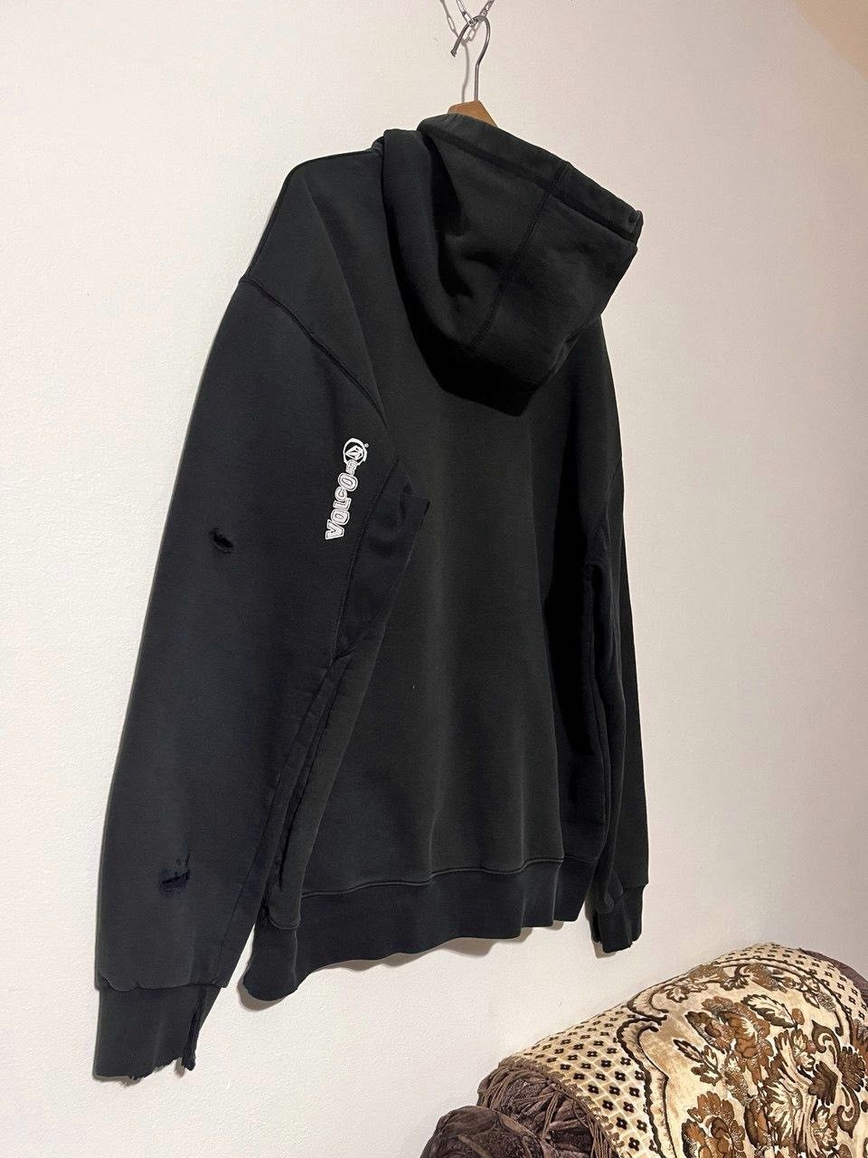 Volcom 90s Volcom Thrashed Grunge Hoodie - Archive Faded Distressed Size US XL / EU 56 / 4 - 4 Thumbnail