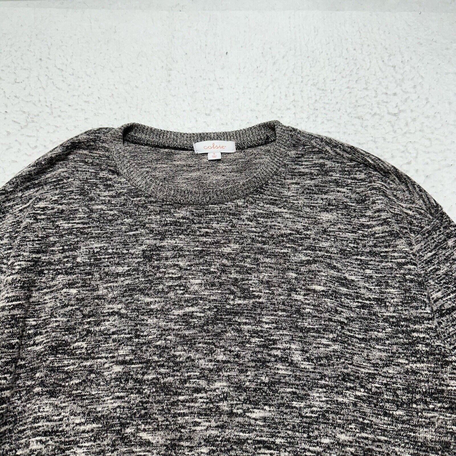 Other Colsie Small Cropped Crewneck Gray Sweatshirt Sweater Size S / US 4 / IT 40 - 2 Thumbnail