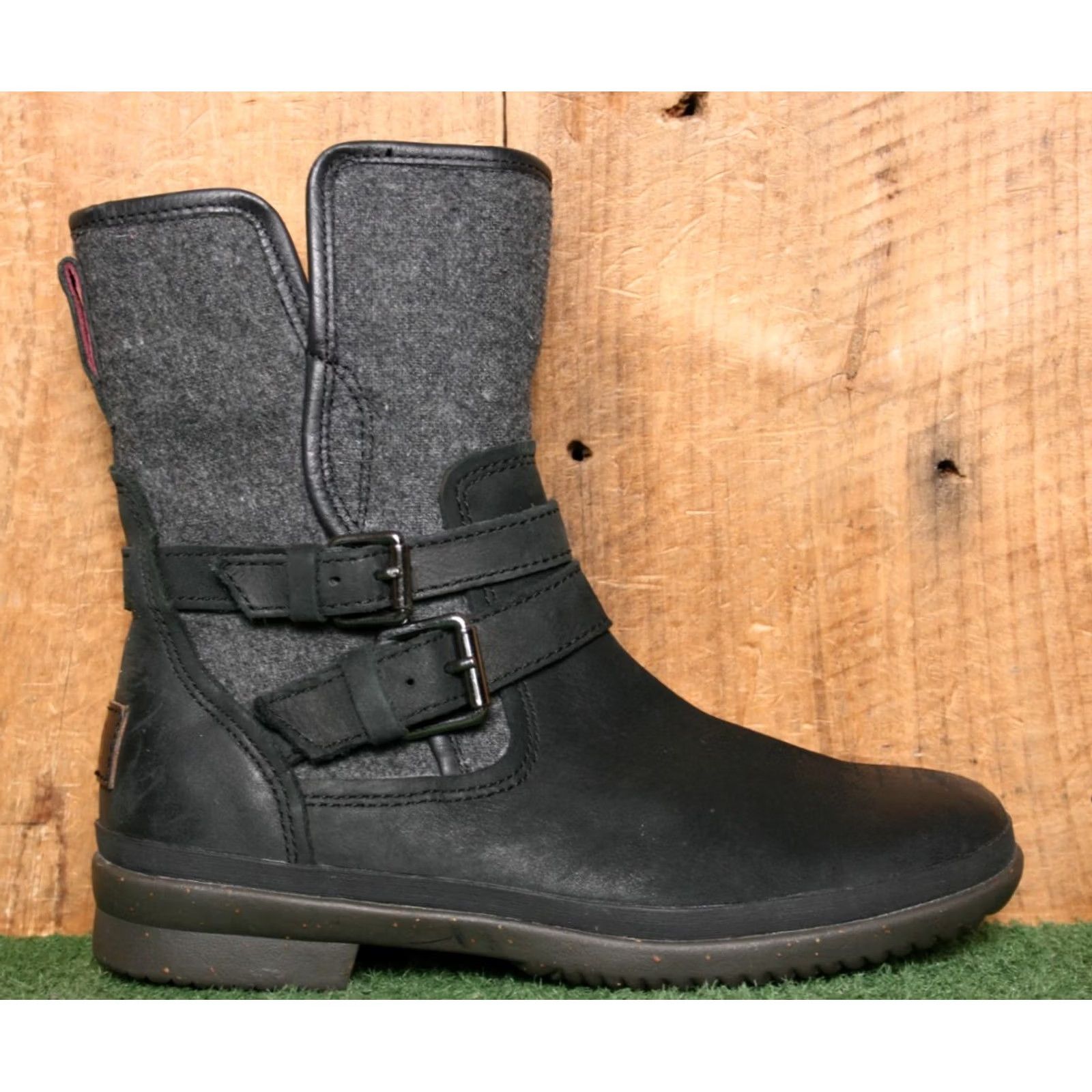Ugg UGG Simmen's Black Oiled Leather & Gray Wool Blend Ankle Boots Women's Sz. 6 Bootie Size US 5 / IT 35 - 2 Thumbnail