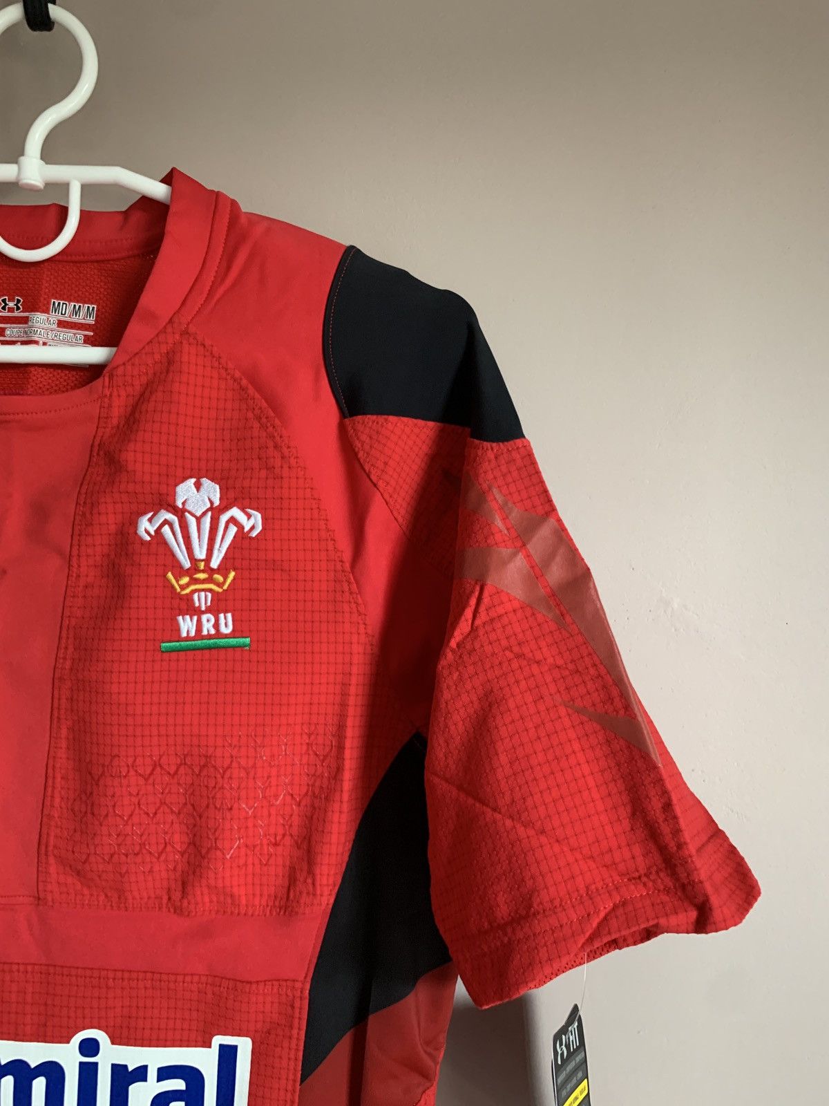 Under Armour Wales Home Rugby Union Shirt Under Armour Jersey Size M #32 Size US M / EU 48-50 / 2 - 3 Thumbnail