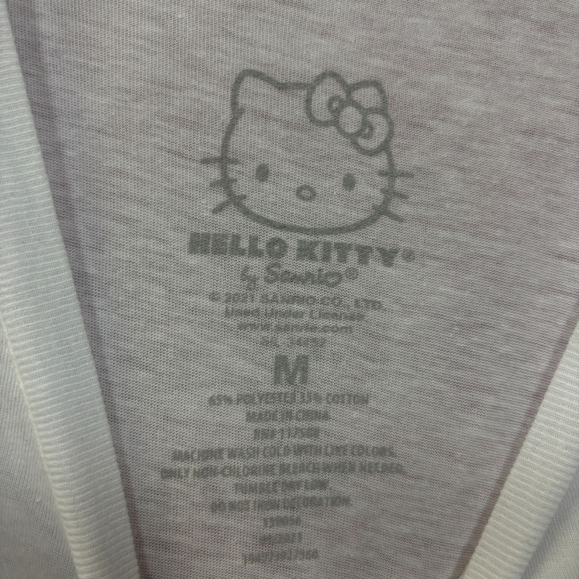 Disney Hello Kitty Apple crop top size medium Size US M / EU 48-50 / 2 - 4 Thumbnail