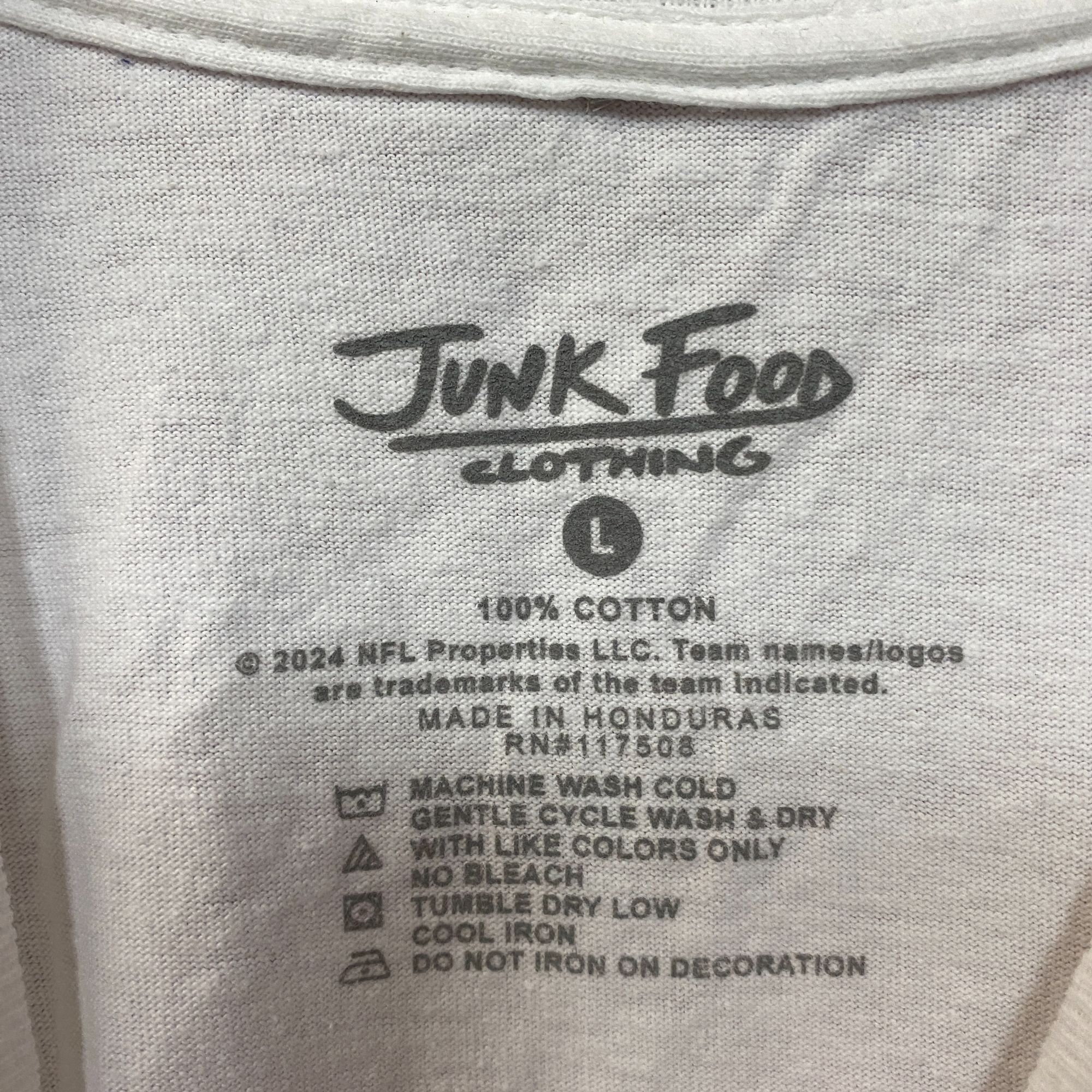 Junk Food Junk Food NFL Miami Dolphins Throwback Helmet Logo T- Shirt Size US L / EU 52-54 / 3 - 4 Thumbnail